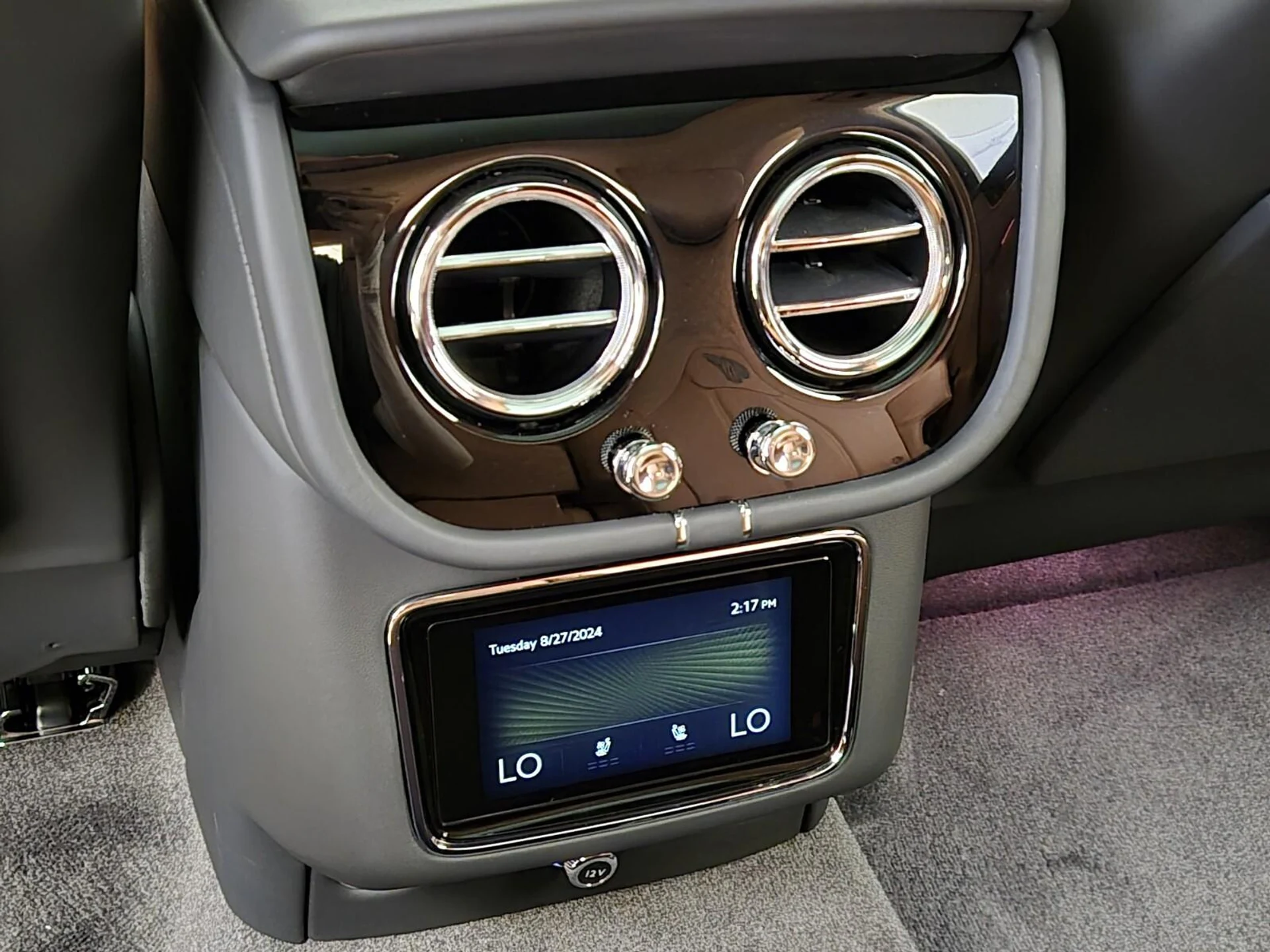 mph022_3602715430_Used_2024_Bentley_Bentayga_V8_1743763212_0e7137d79d