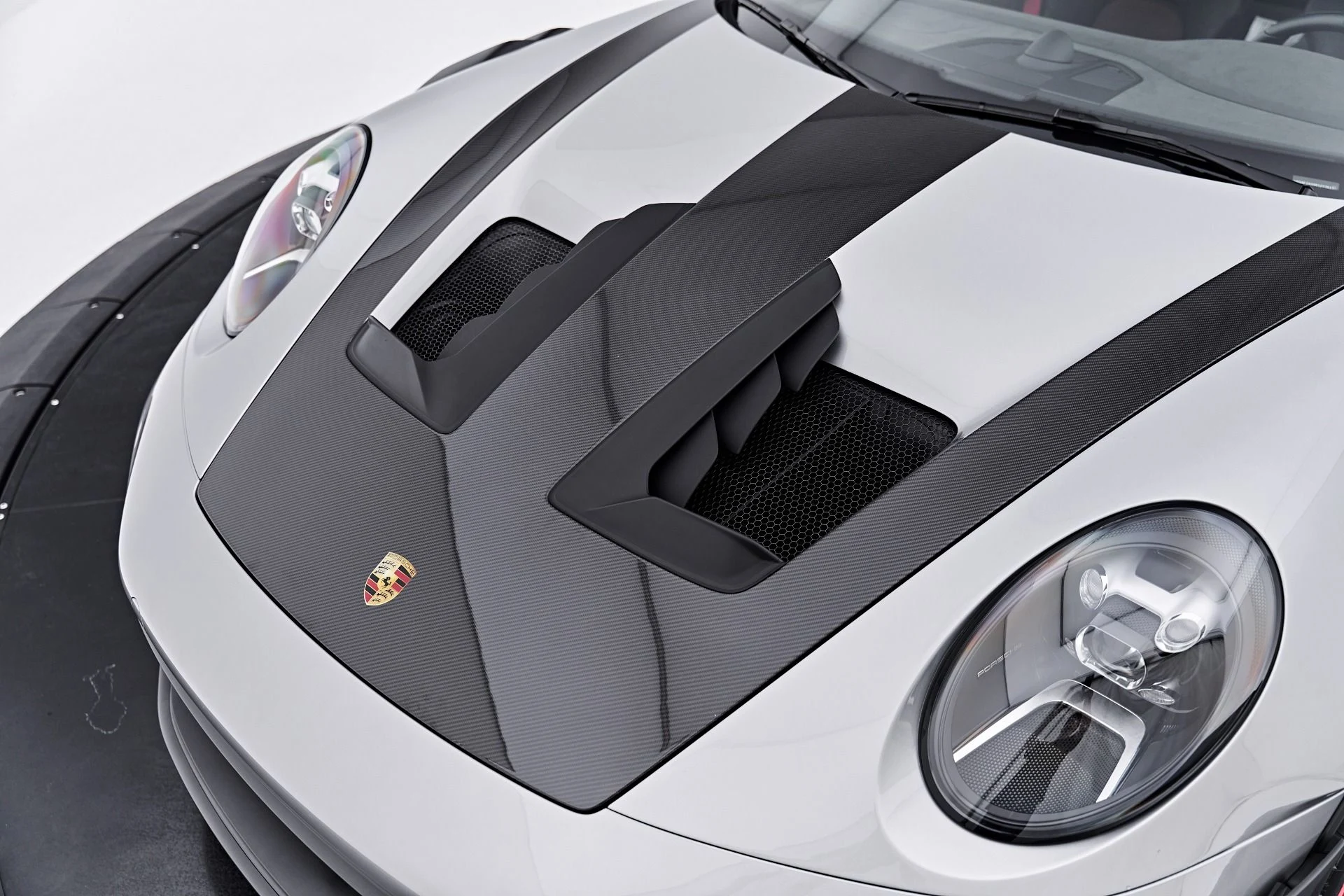 mph022_3618296359_Used_2025_Porsche_911_GT_3_RS_1790467658_eed3c484a9