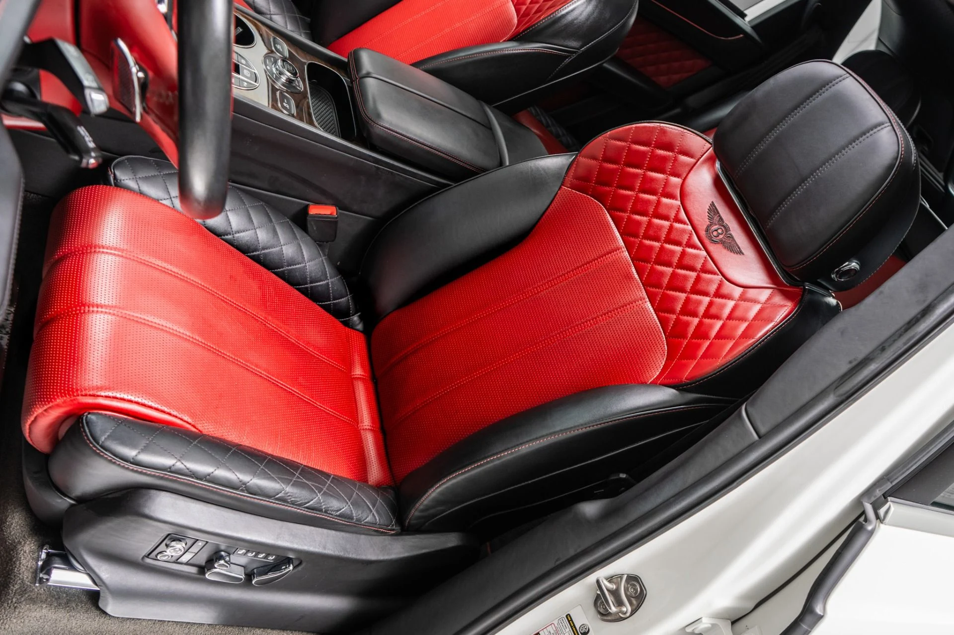 mph022_362157234_Used_2018_Bentley_Bentayga_Activity_Edition_1786648864_16b01bdb58