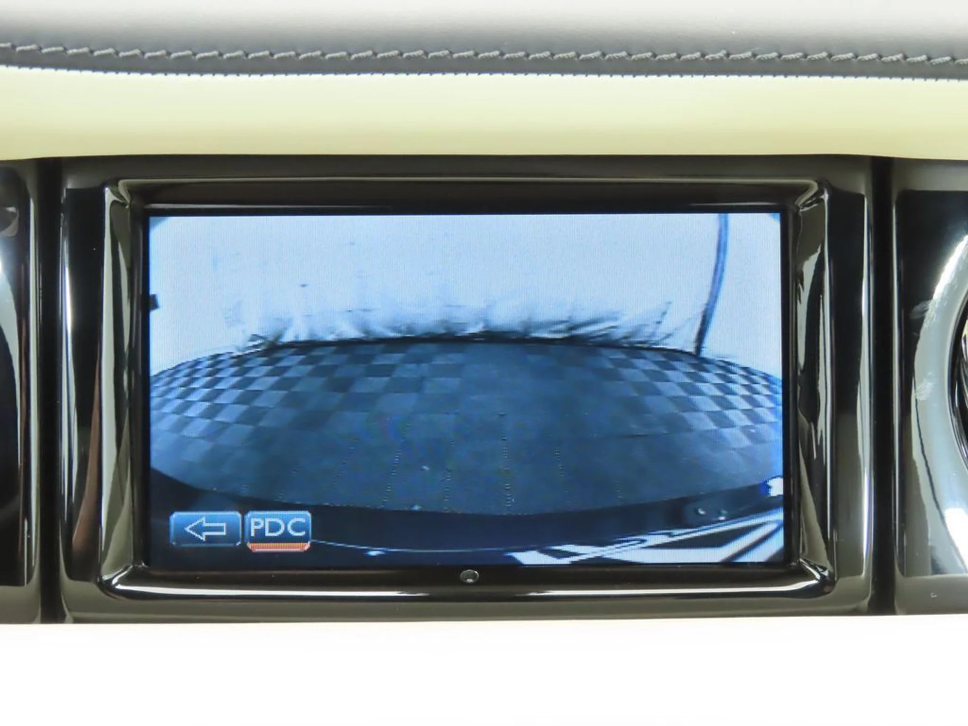 mph022_3621913574_used_2012_rolls_royce_phantom_coupe_2drdrophead_8119_22959977_23_1024_8fe84200fd