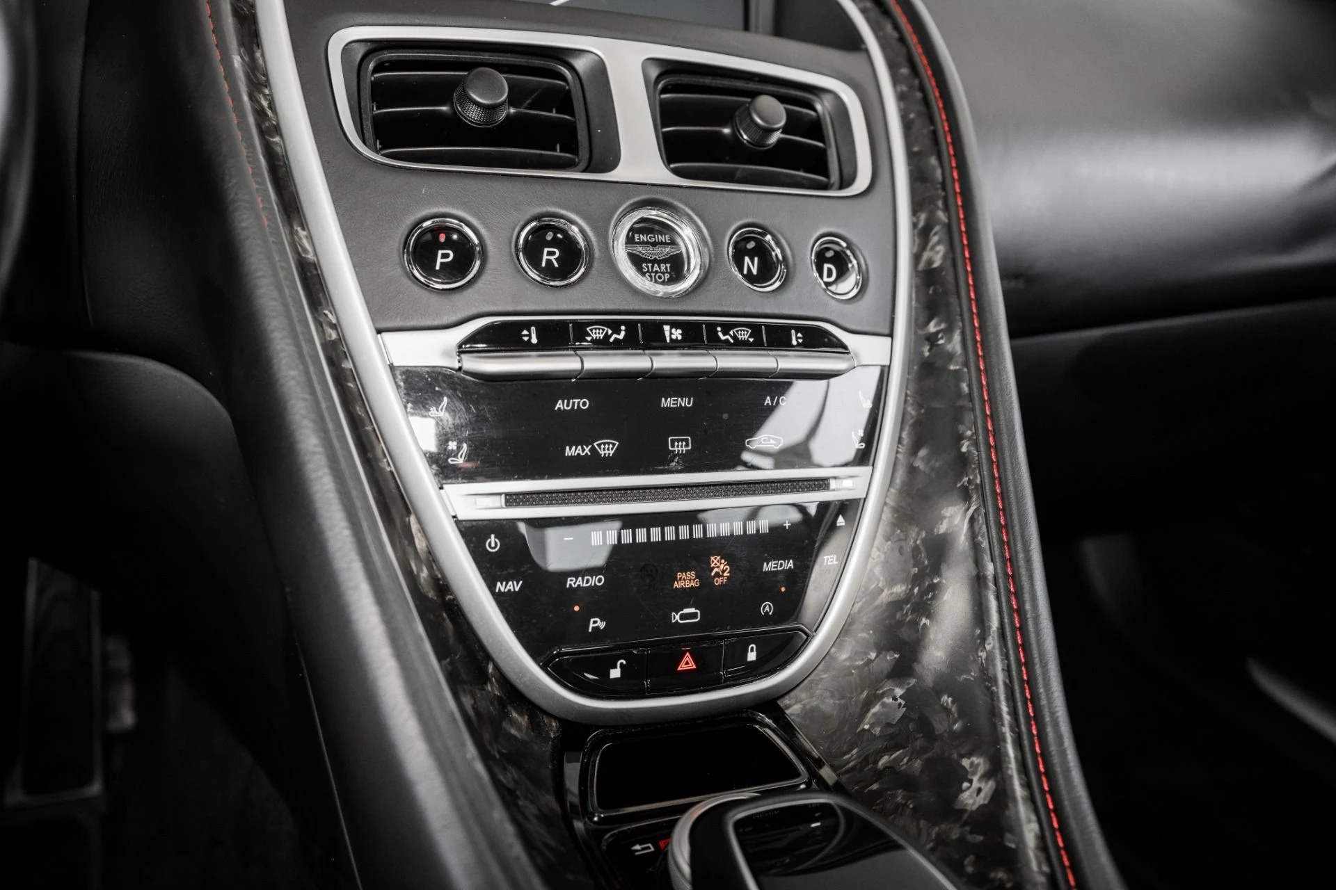 mph022_3622465418_Used_2018_Aston_Martin_DB_11_V12_1687348638_32e8f420be
