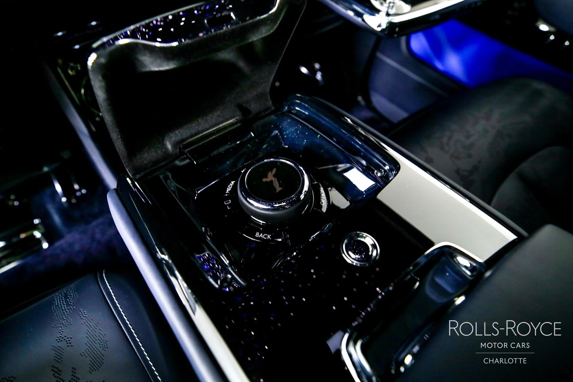 mph022_3632456714_Used_2024_Rolls_Royce_Black_Badge_Cullinan_BLUE_SHADOW_1726069494_80a7c56c33