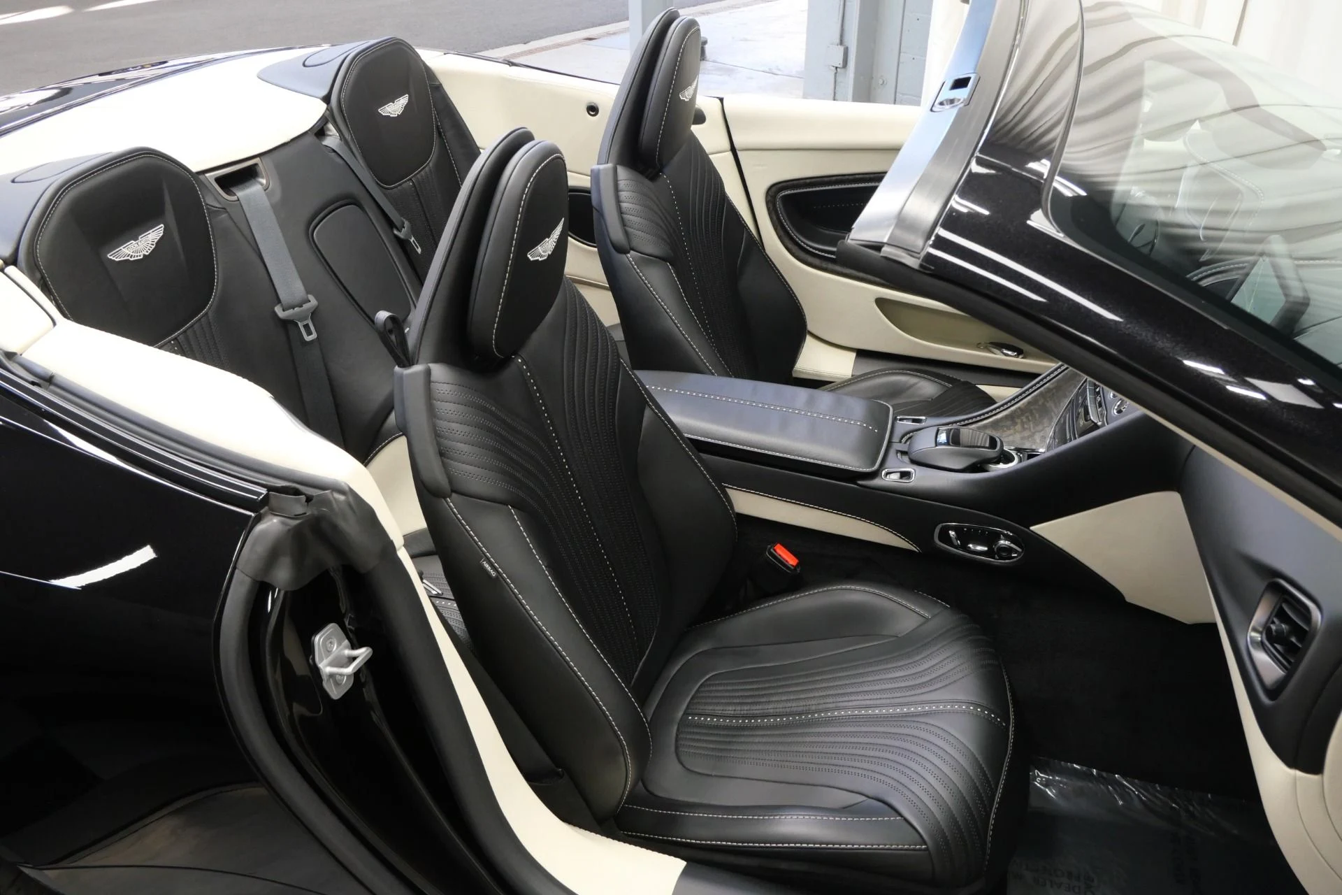 mph022_3632977028_Used_2021_Aston_Martin_DB_11_Volante_1760108226_1687de5f6f