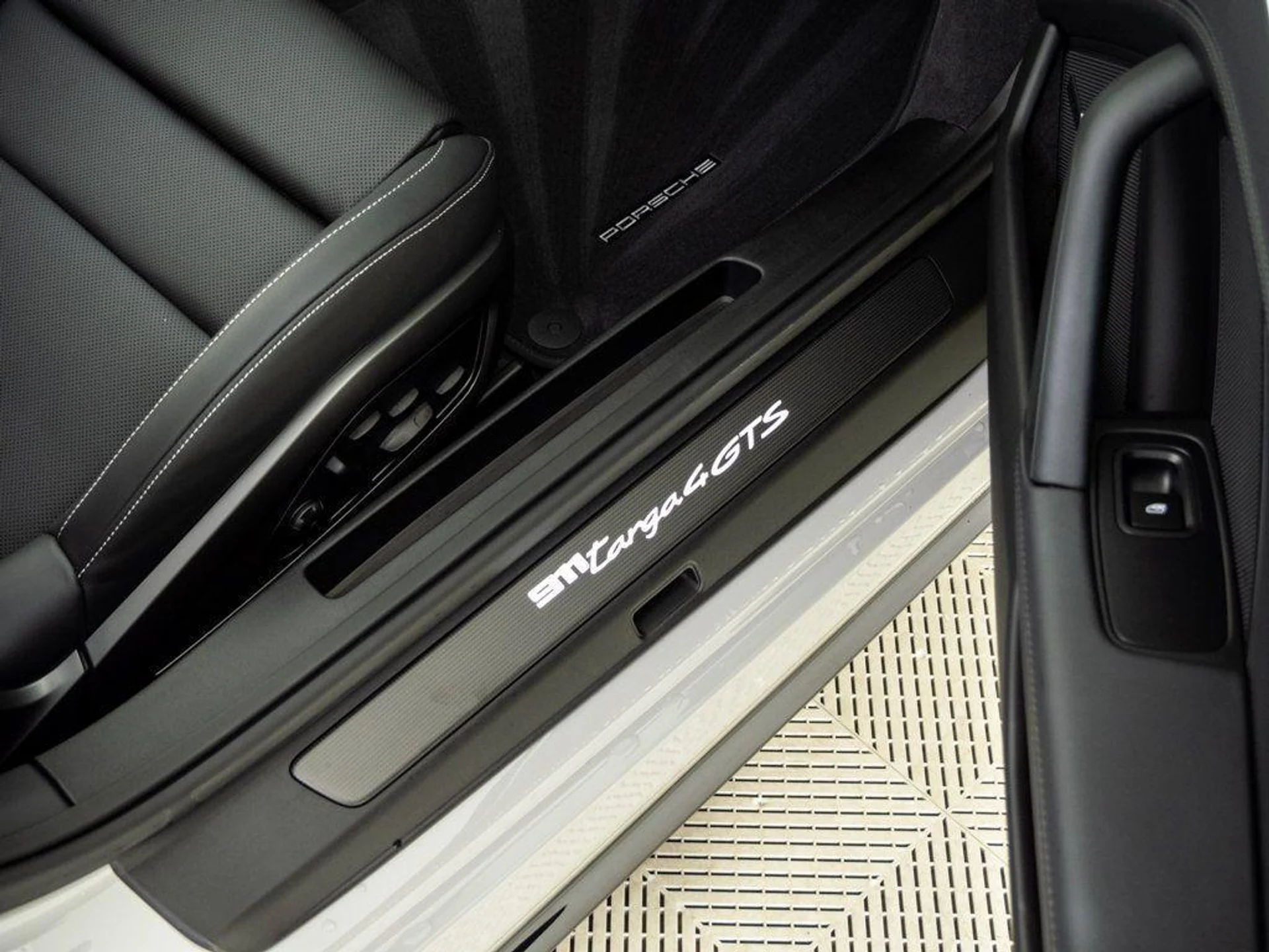 mph022_3643680923_t_NCJ_9_TI_1hc_M_m_RU_Lb_F_Zk_HV_1q_A_073a8382e1