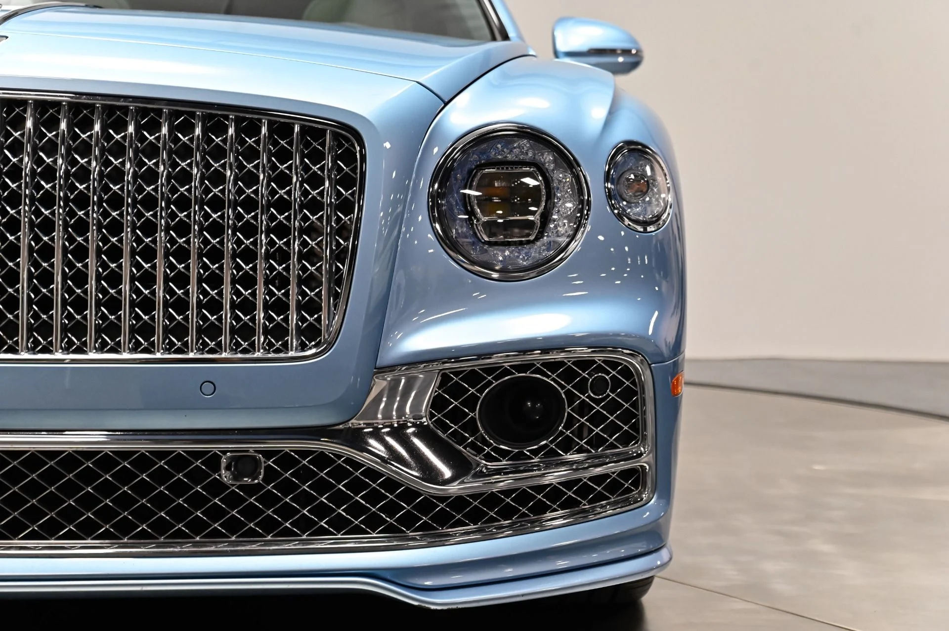 mph022_3650731549_Used_2022_Bentley_Flying_Spur_V8_1790876824_55b3243408
