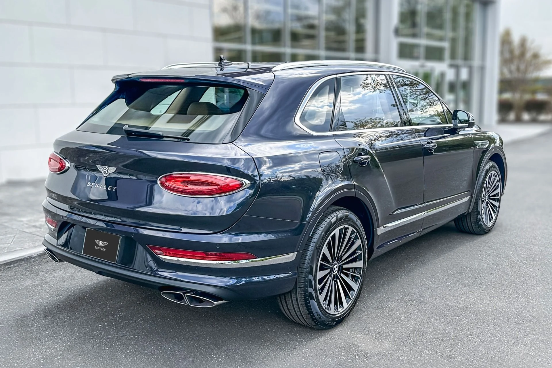 mph022_3659625832_New_2026_Bentley_Bentayga_1779111401_2ceefddfc7