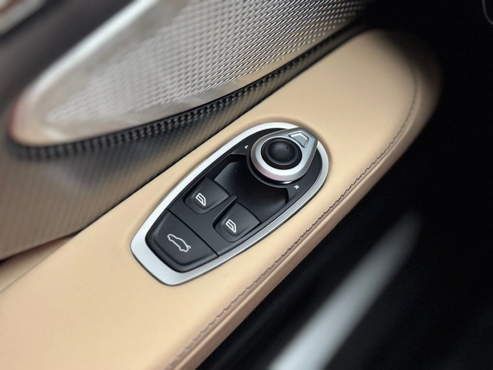 mph022_3662278009_2fxu3nku2swg8irxkneezcs25np8_0bce7a478c