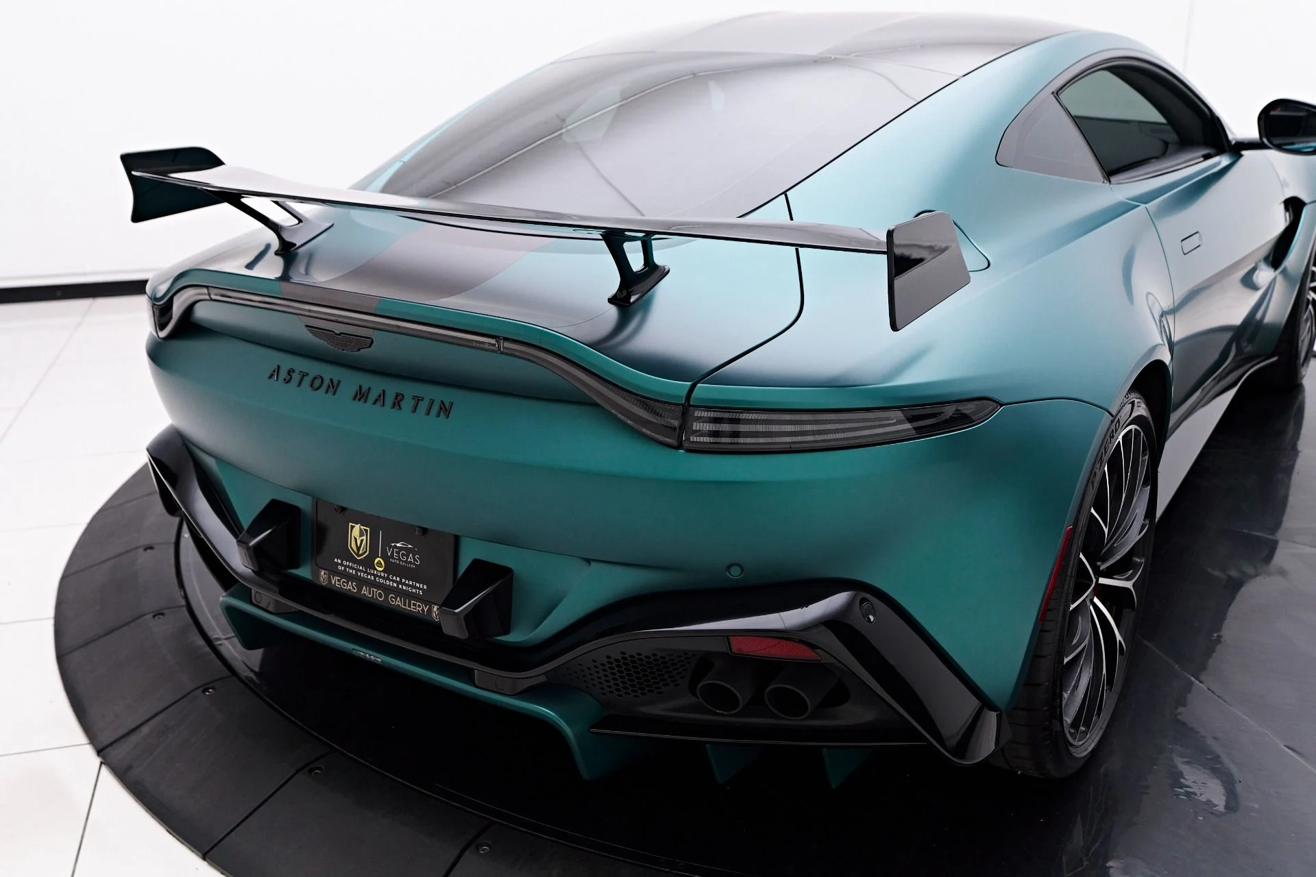 mph022_3667096762_Used_2022_Aston_Martin_Vantage_F1_Edition_1756259692_2690269c6d