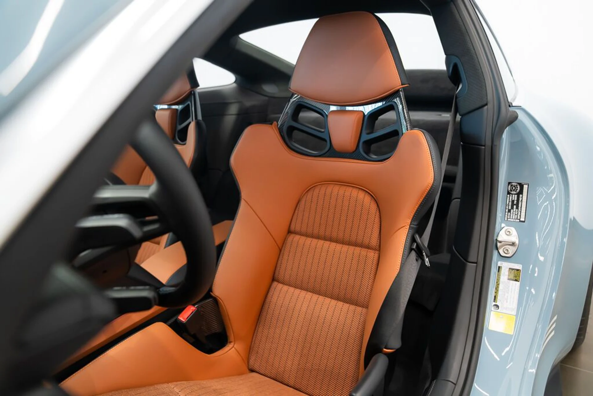 mph022_3677778927_porsche_911_2024_jpg_v_1773863537_e077fd2f88