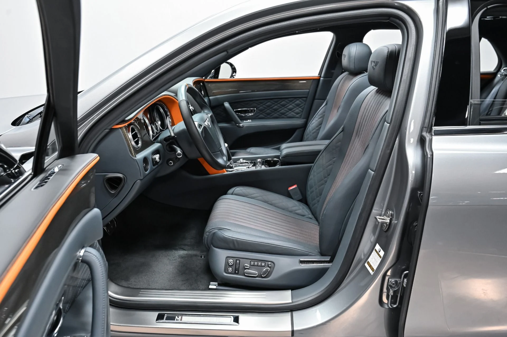 mph022_3689164534_Used_2018_Bentley_Flying_Spur_V8_S_1754506017_6a237b92ff