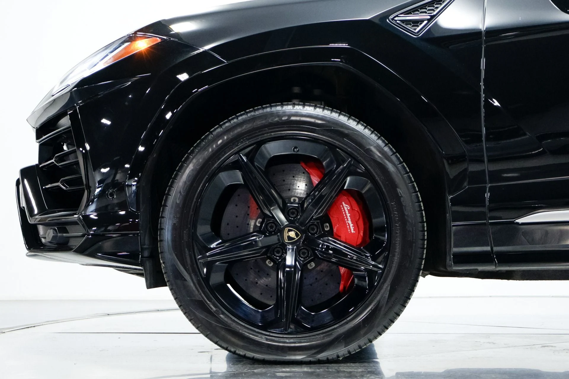 mph022_3691934610_Used_2019_Lamborghini_Urus_1760386129_e6a4c37033