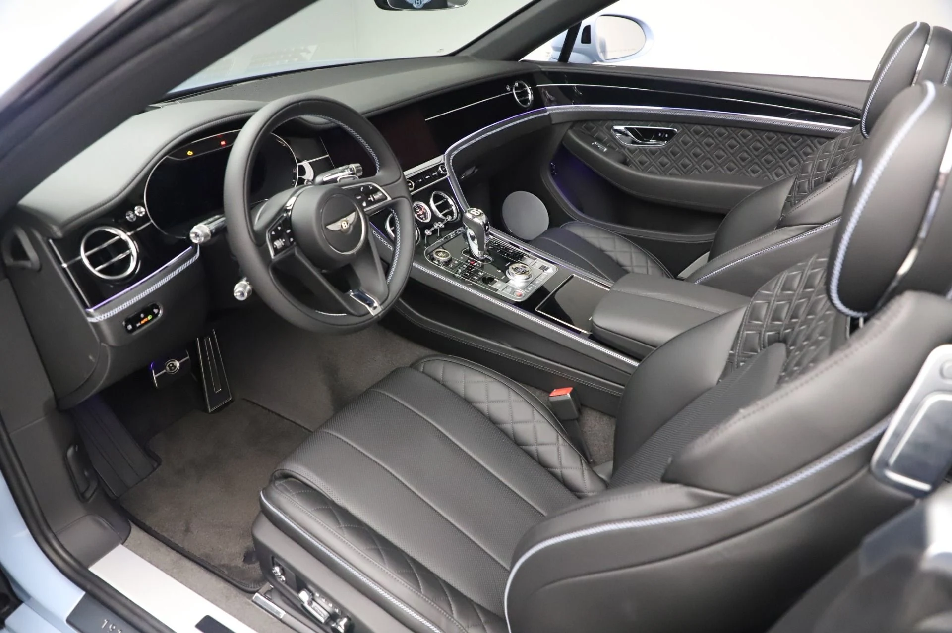mph022_3692823272_Used_2020_Bentley_Continental_GTC_V8_1777583476_f266298a3a