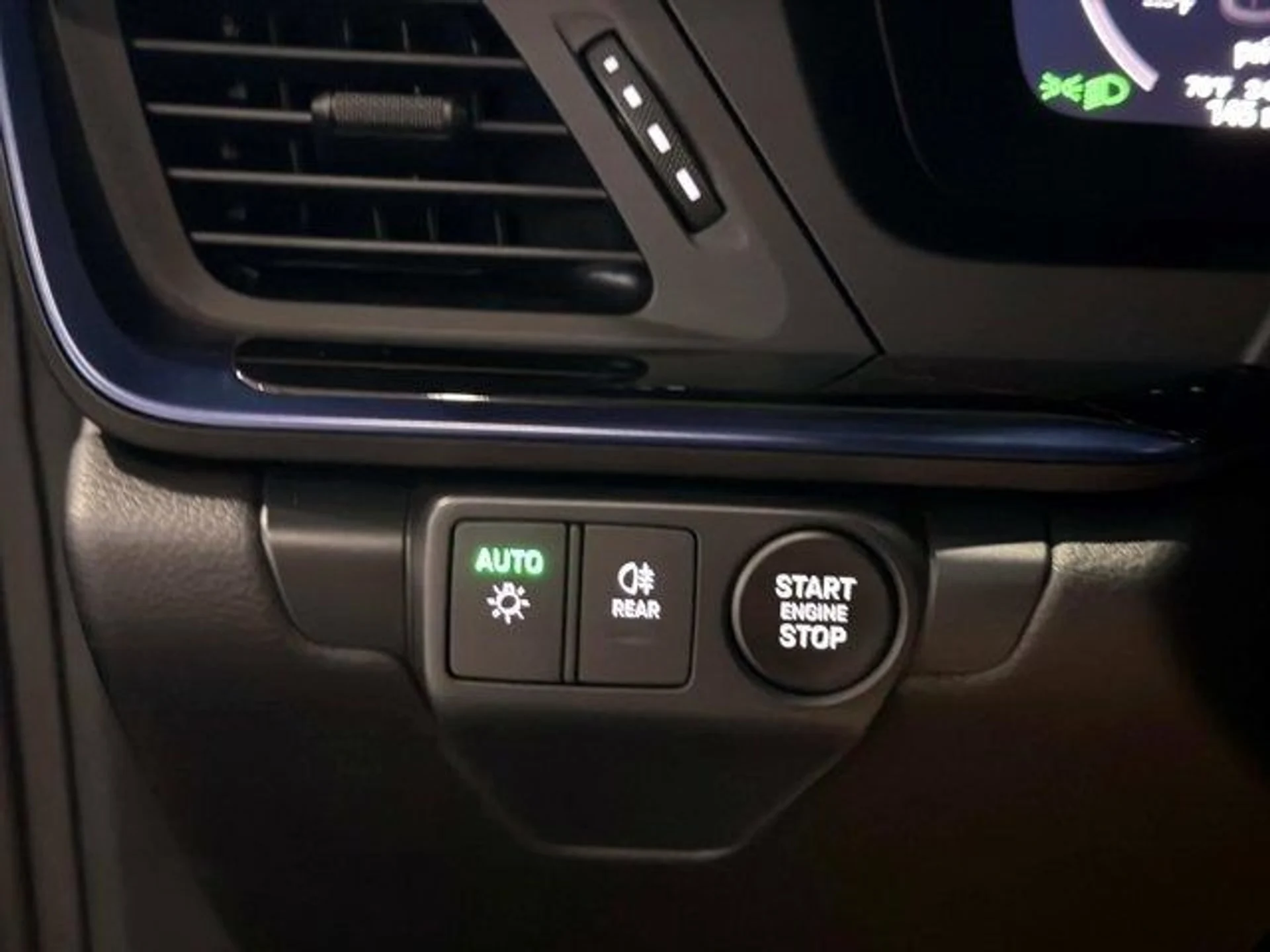 mph022_3701975053_23_5d839e1458