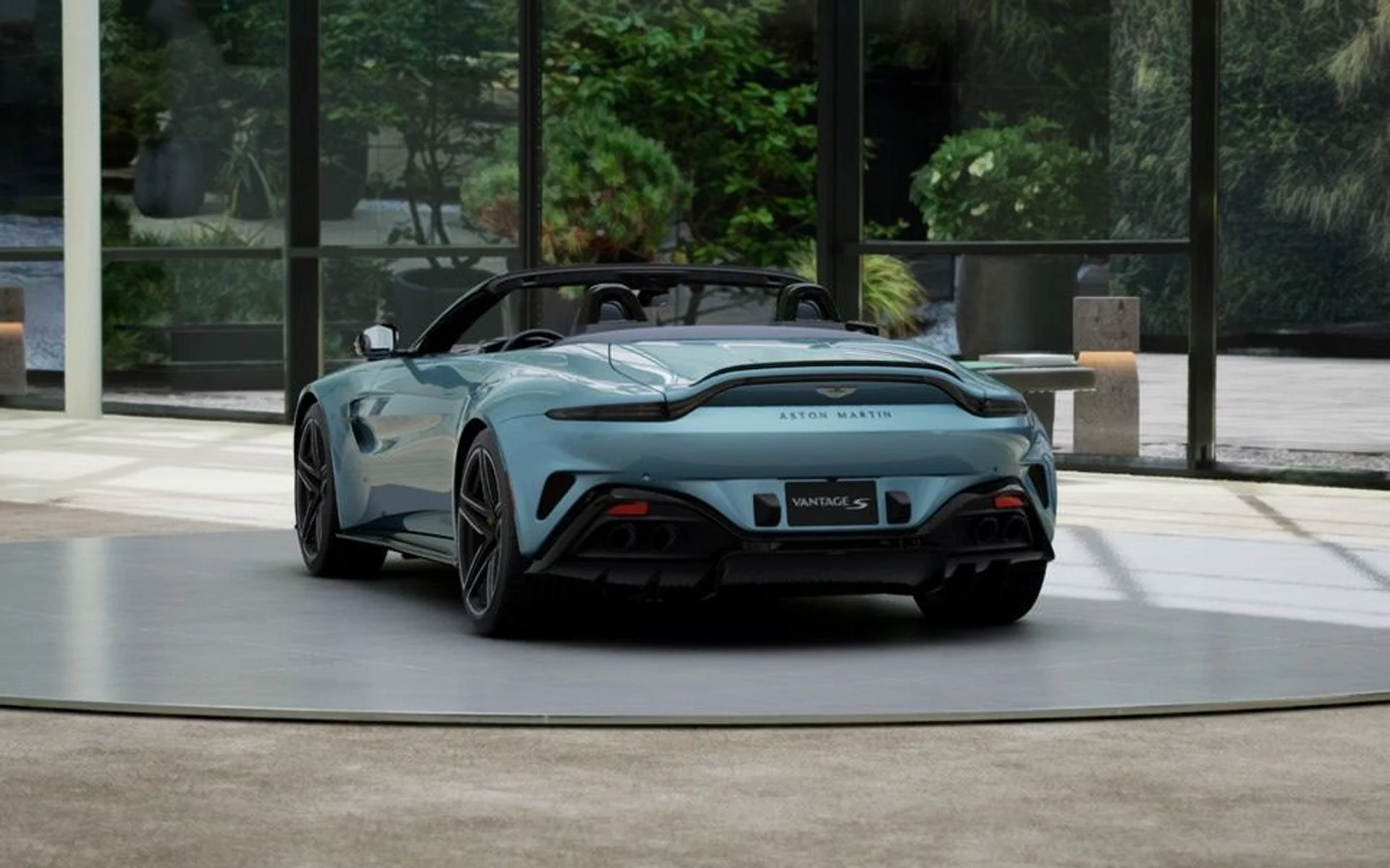 mph022_3704402090_New_2027_Aston_Martin_Vantage_S_Roadster_In_Transit_de42c625c0