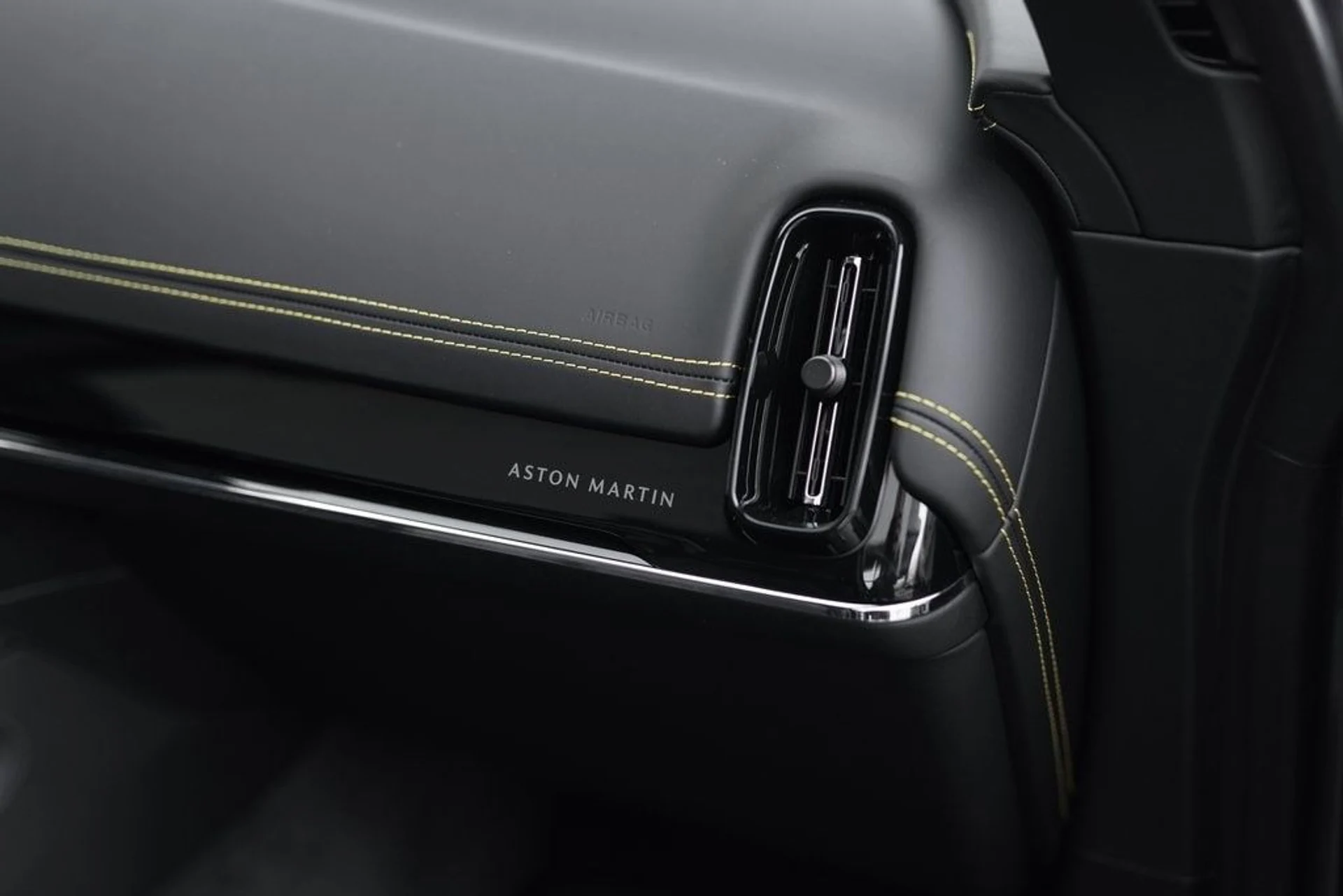 mph022_3704509946_d6aedd353f809672f8e95c1982f3d2a0x_18594b8980