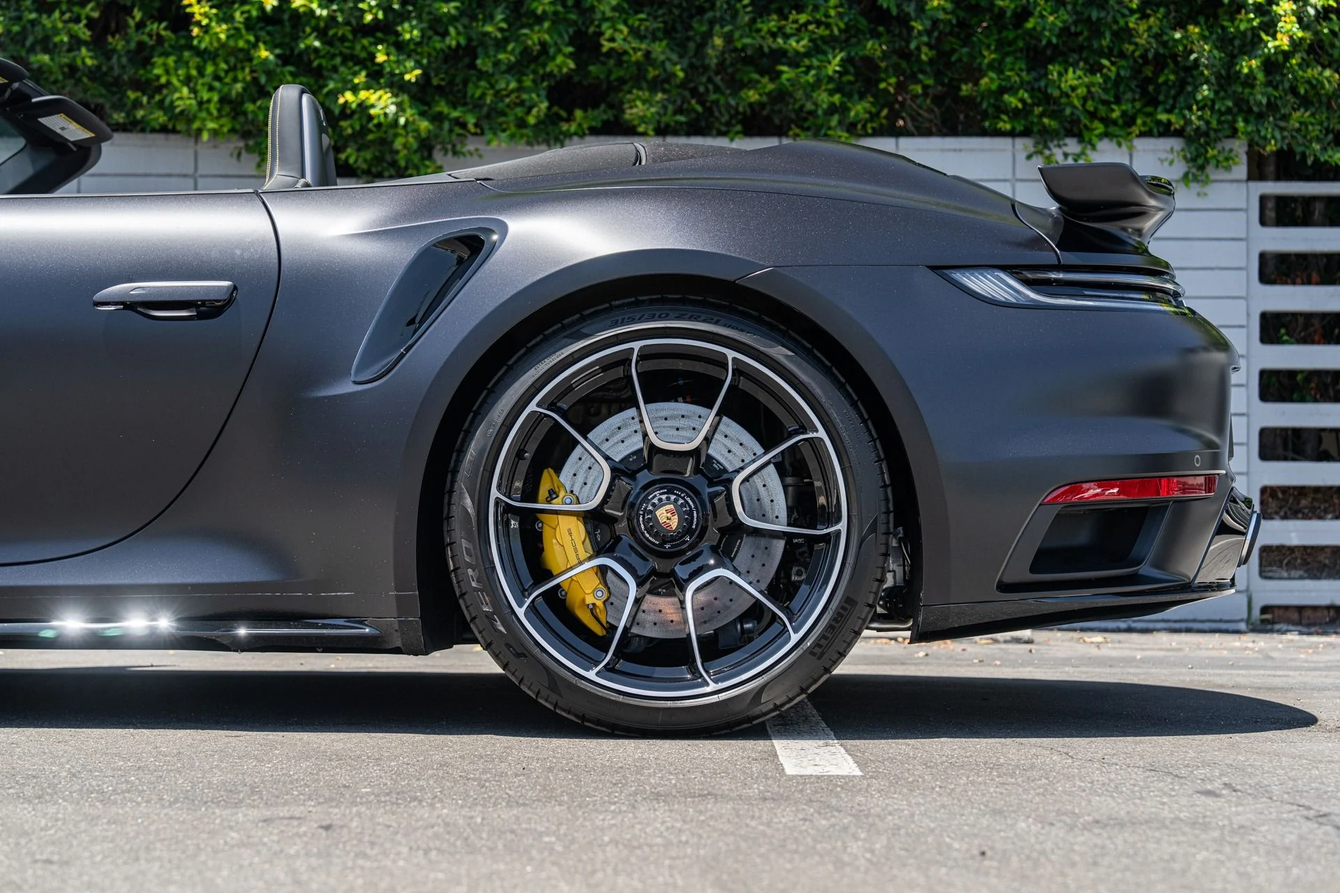 mph022_3712373902_Used_2025_Porsche_911_Turbo_S_1753733827_cc4e1623e5
