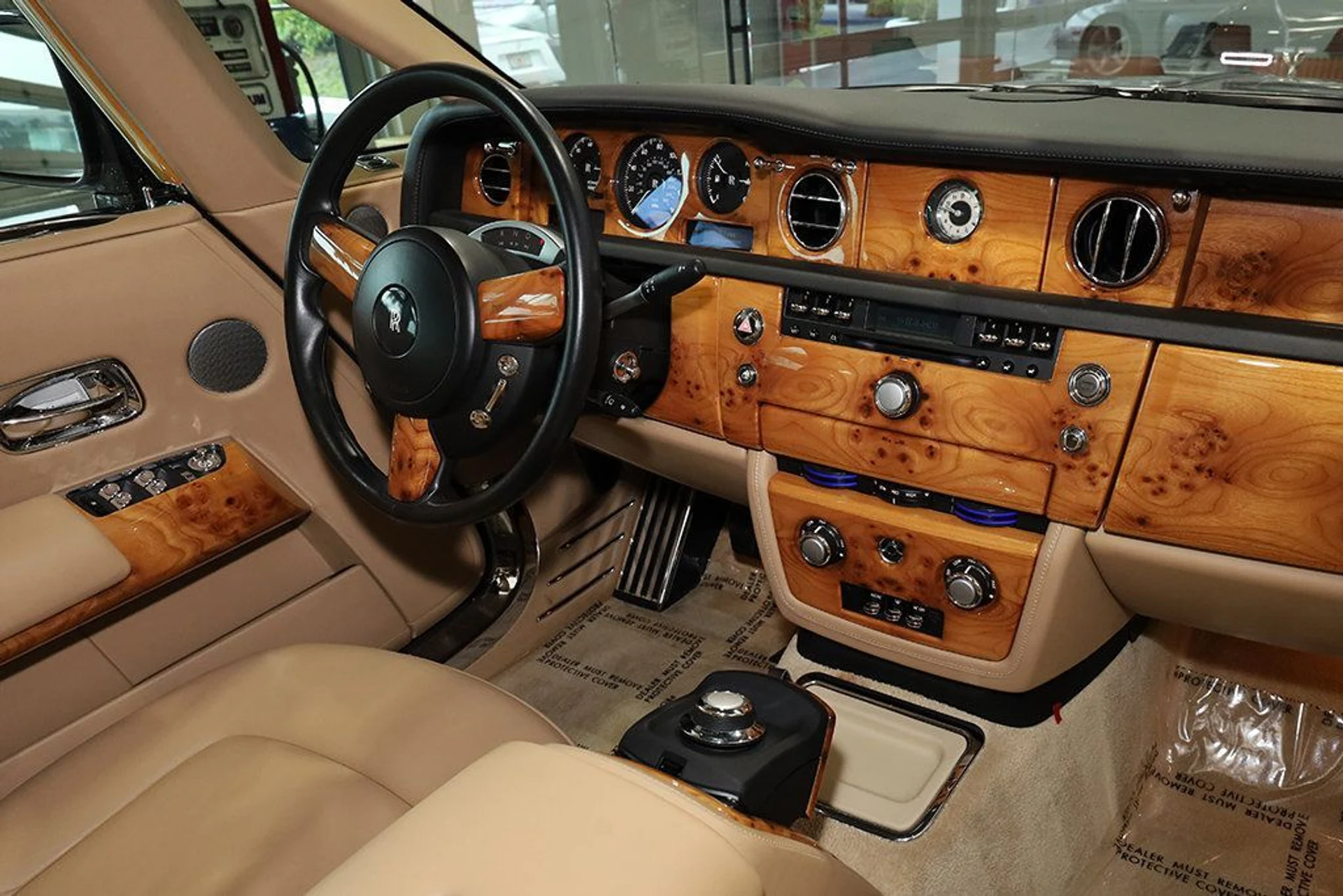 mph022_3716875379_used_2010_rolls_royce_phantom_coupe_2drcoupe_9689_23022670_23_1024_90f5322eae
