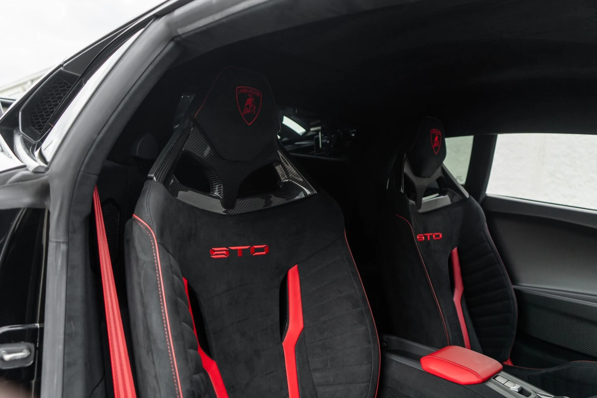 mph022_3727706626_Used_2022_Lamborghini_Huracan_STO_1772576757_29fe7e58c9