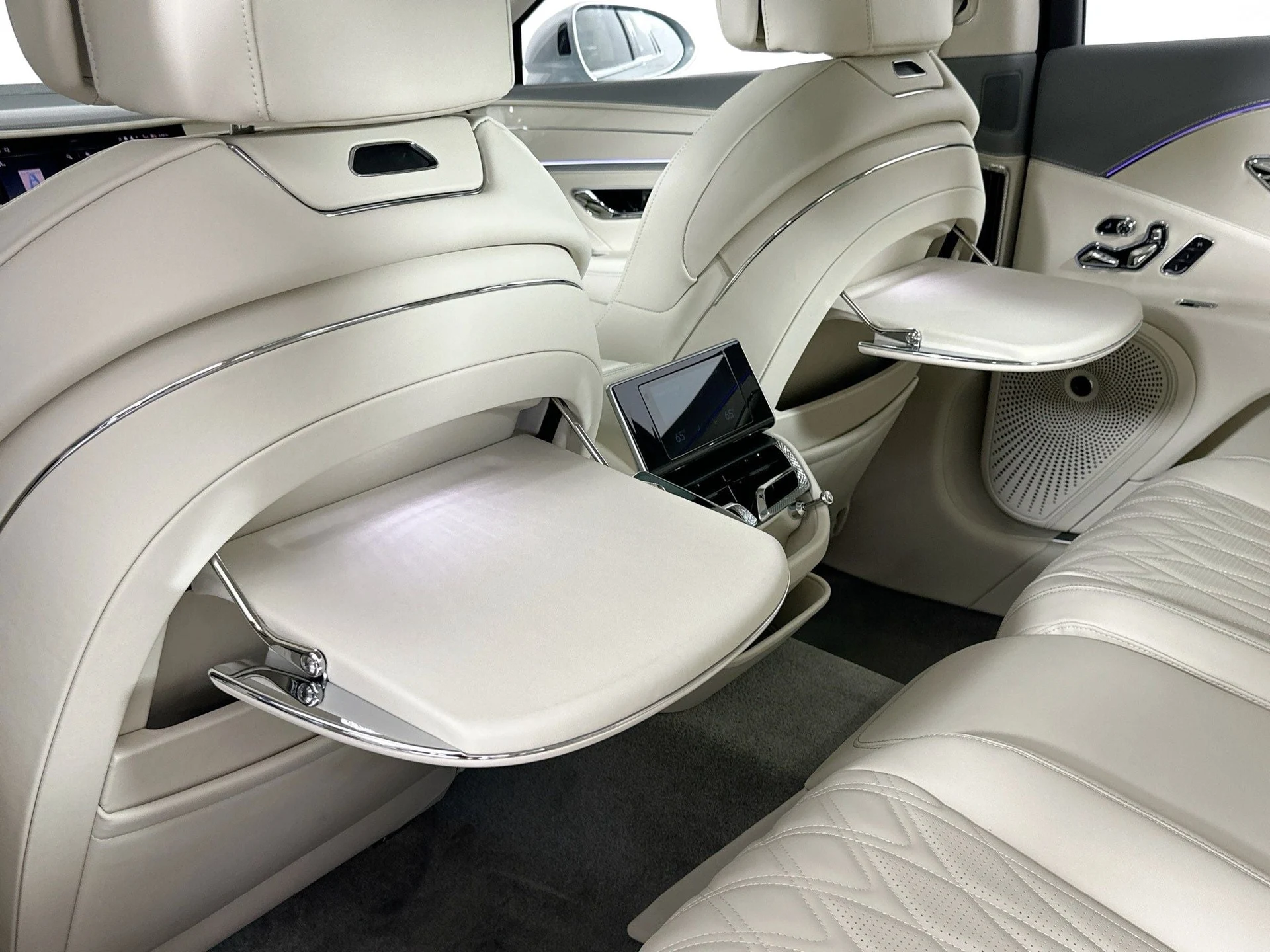 mph022_3729763383_23_2f2682238e