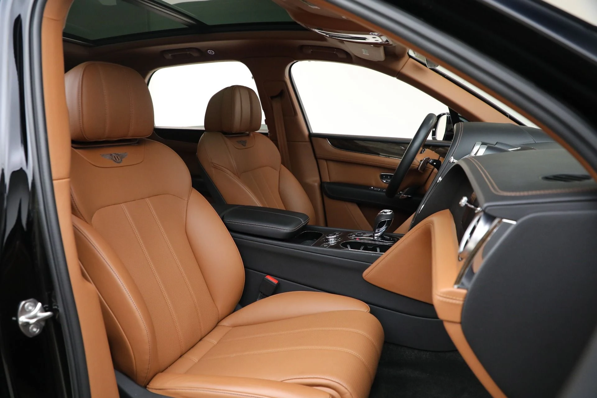 mph022_3735856793_Used_2018_Bentley_Bentayga_W12_Onyx_Edition_1763217114_5625c9994c