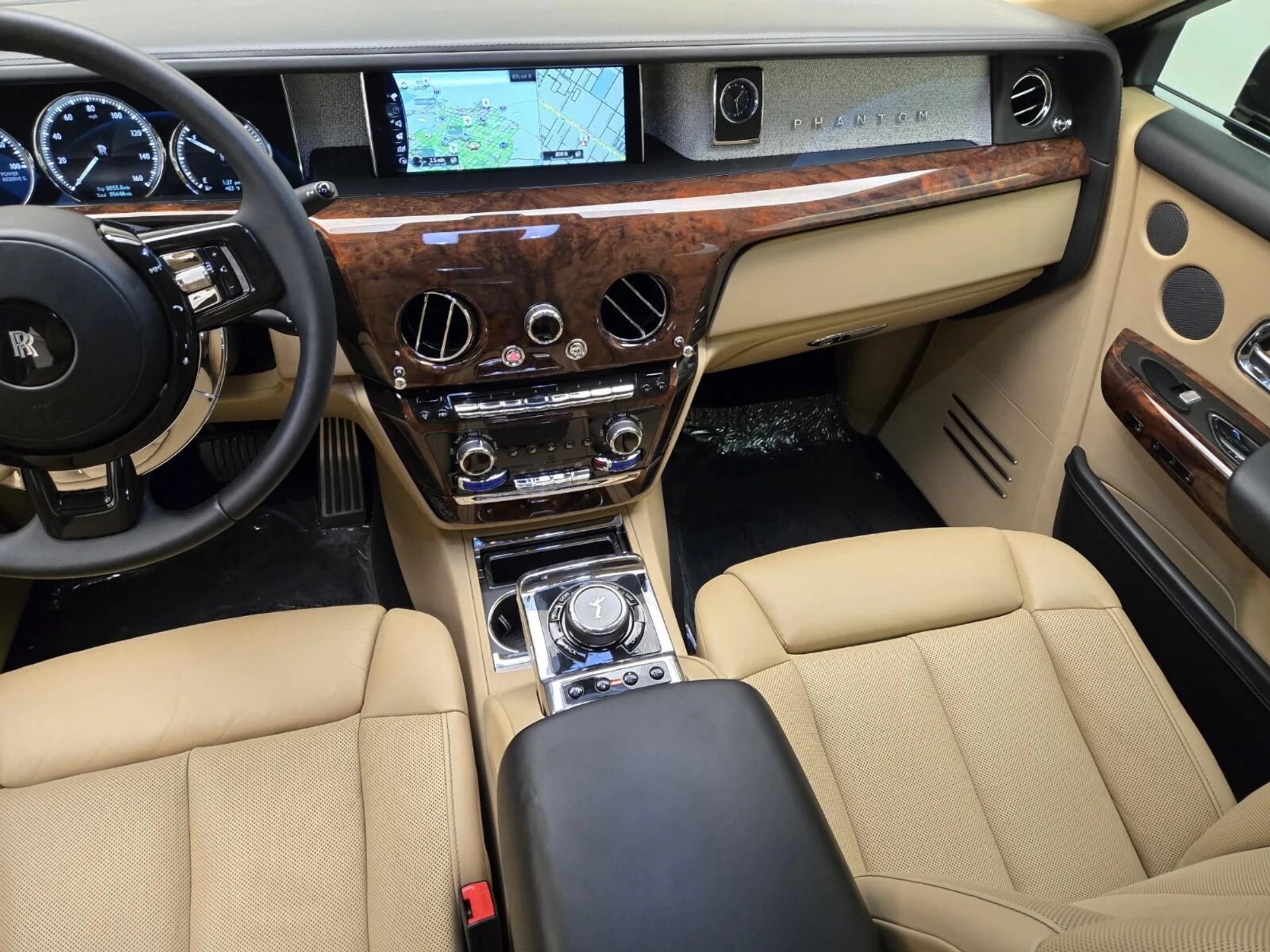 mph022_37385858_Used_2020_Rolls_Royce_Phantom_1759992240_2a1e382c6e