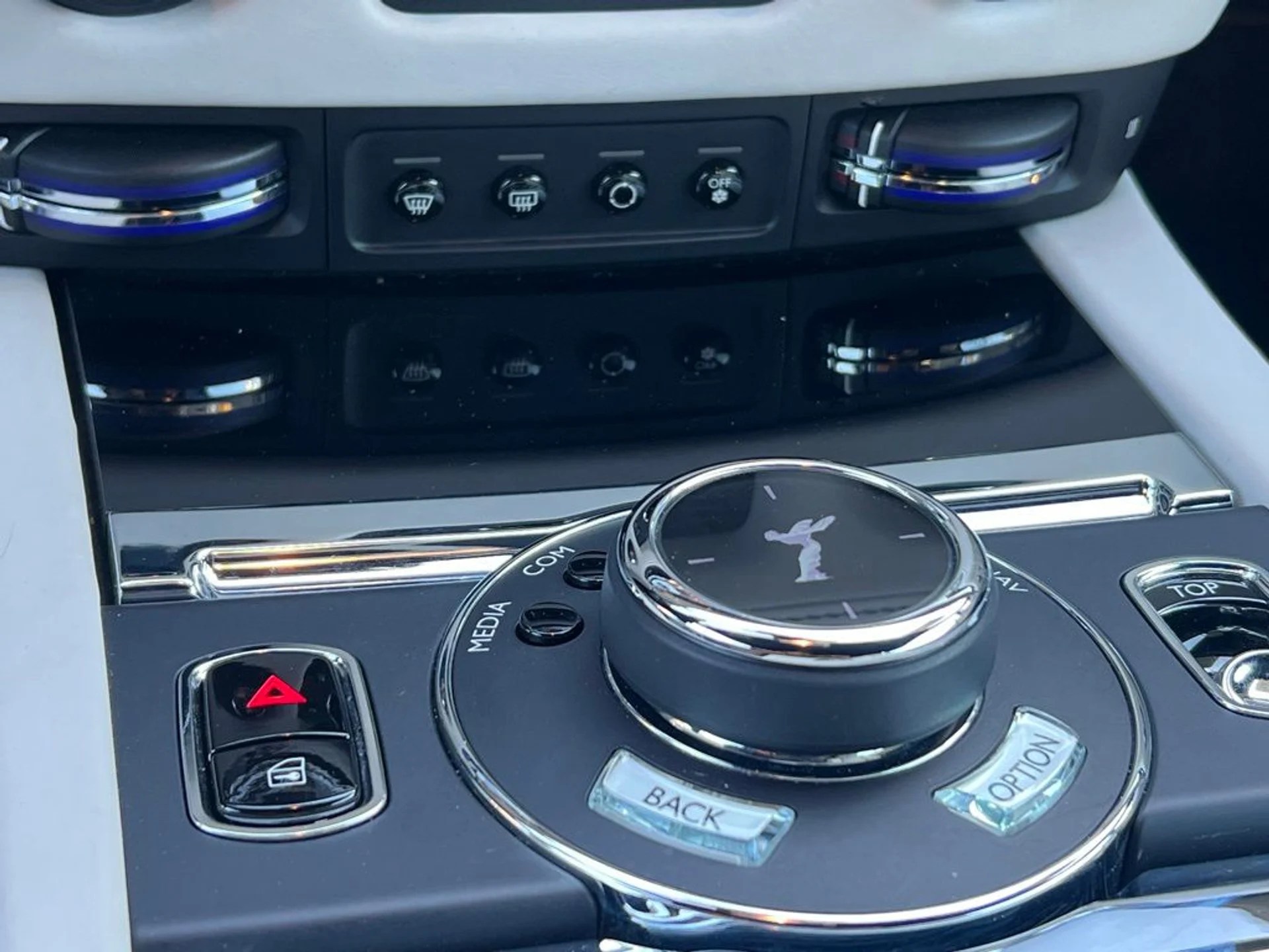 mph022_3745928395_0c563cd8017a9415ee4c79616d3f85acx_75ebe804ac