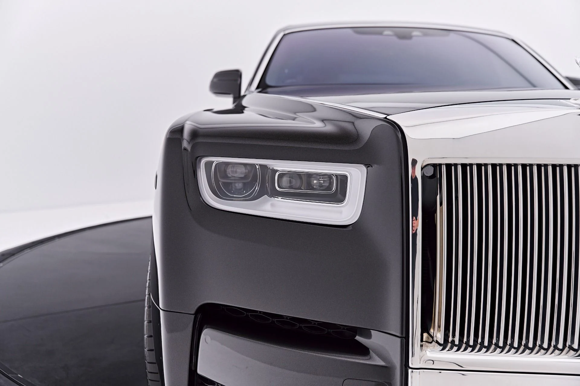 mph022_3750060527_Used_2021_Rolls_Royce_Phantom_Base_1786152369_dbfe76923e