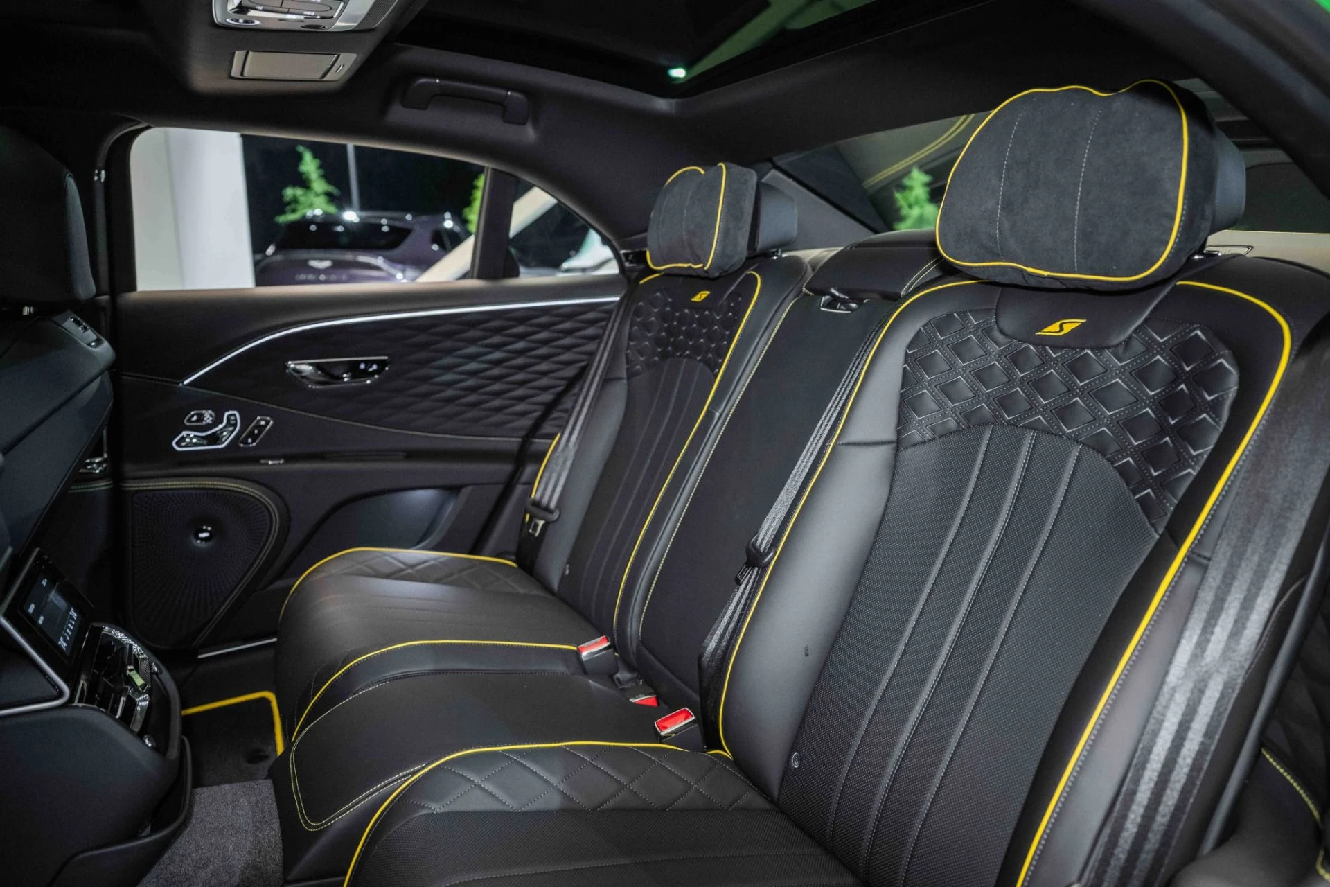 mph022_3751343834_Used_2024_Bentley_Flying_Spur_S_Hybrid_1749914202_40d1fcdc71