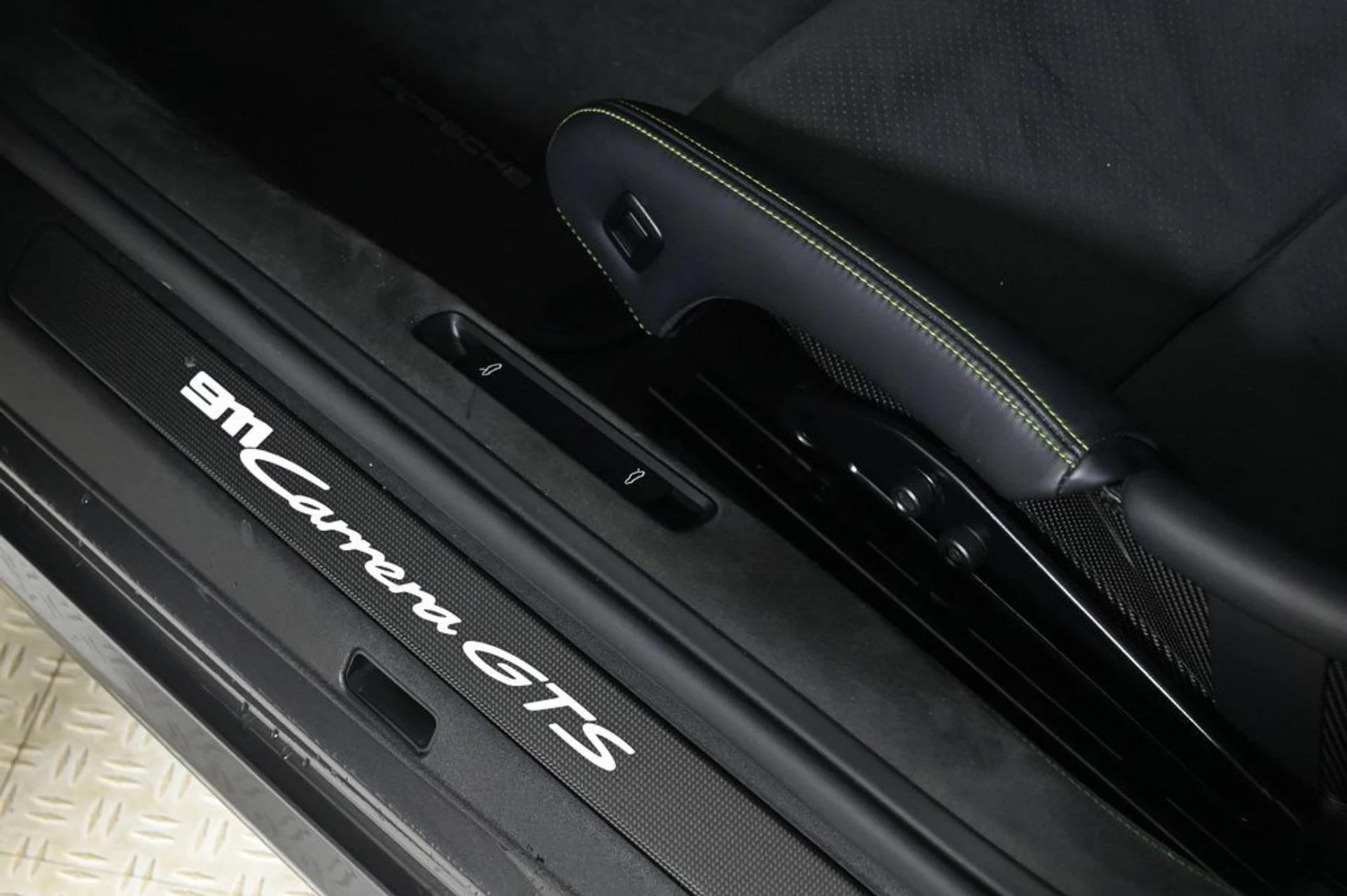 mph022_3753837592_501f9a7a09ace53715e607a579df7367x_e9e667e440