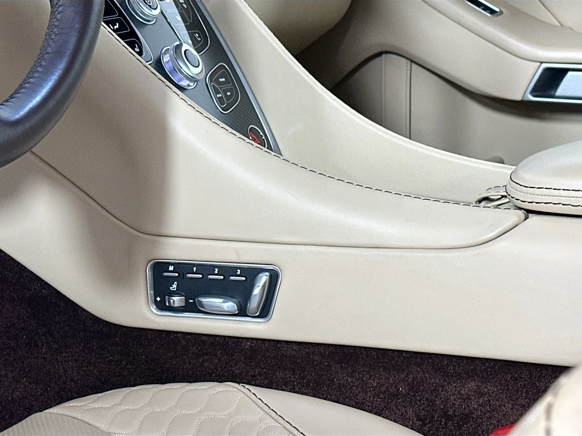 mph022_3766275963_23_3d6904076a