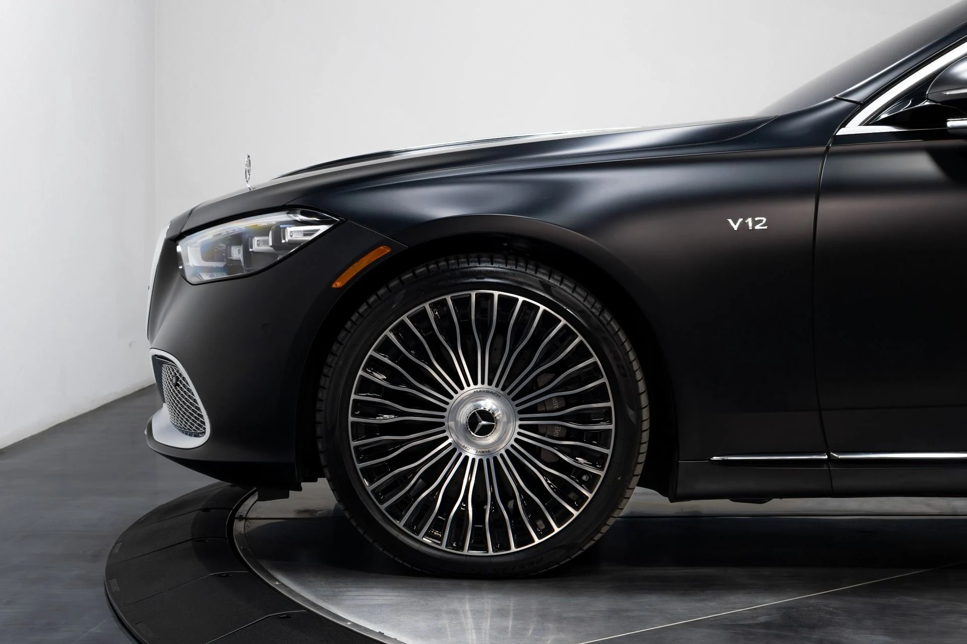 mph022_3766479511_Used_2024_Mercedes_Benz_S_Class_Maybach_S_680_4_MATIC_1764625509_c4228fe9b2