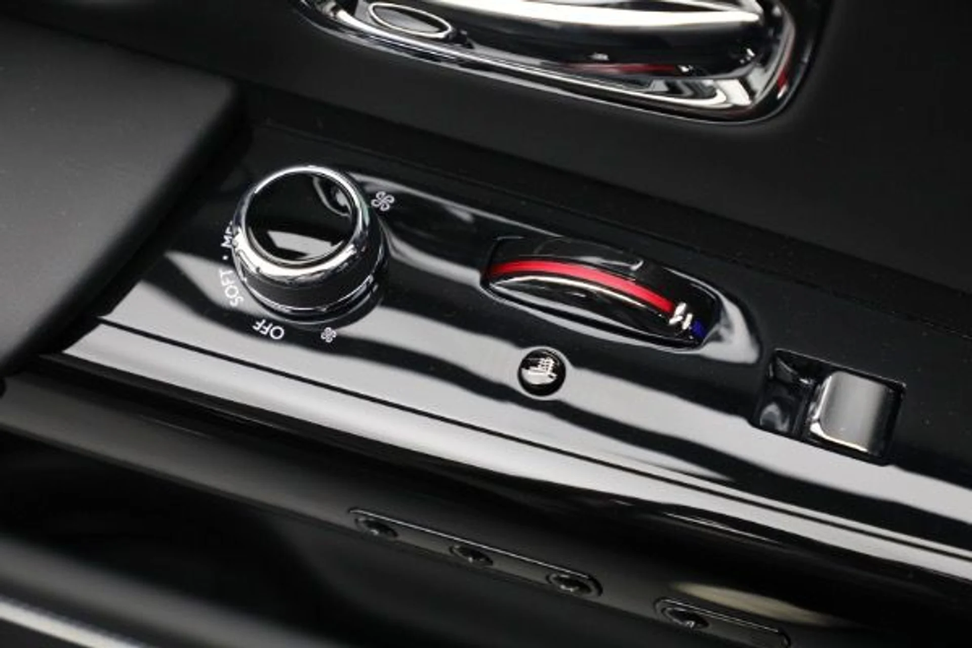 mph022_3766734285_Used_2023_Rolls_Royce_Phantom_b2e3ba6a90