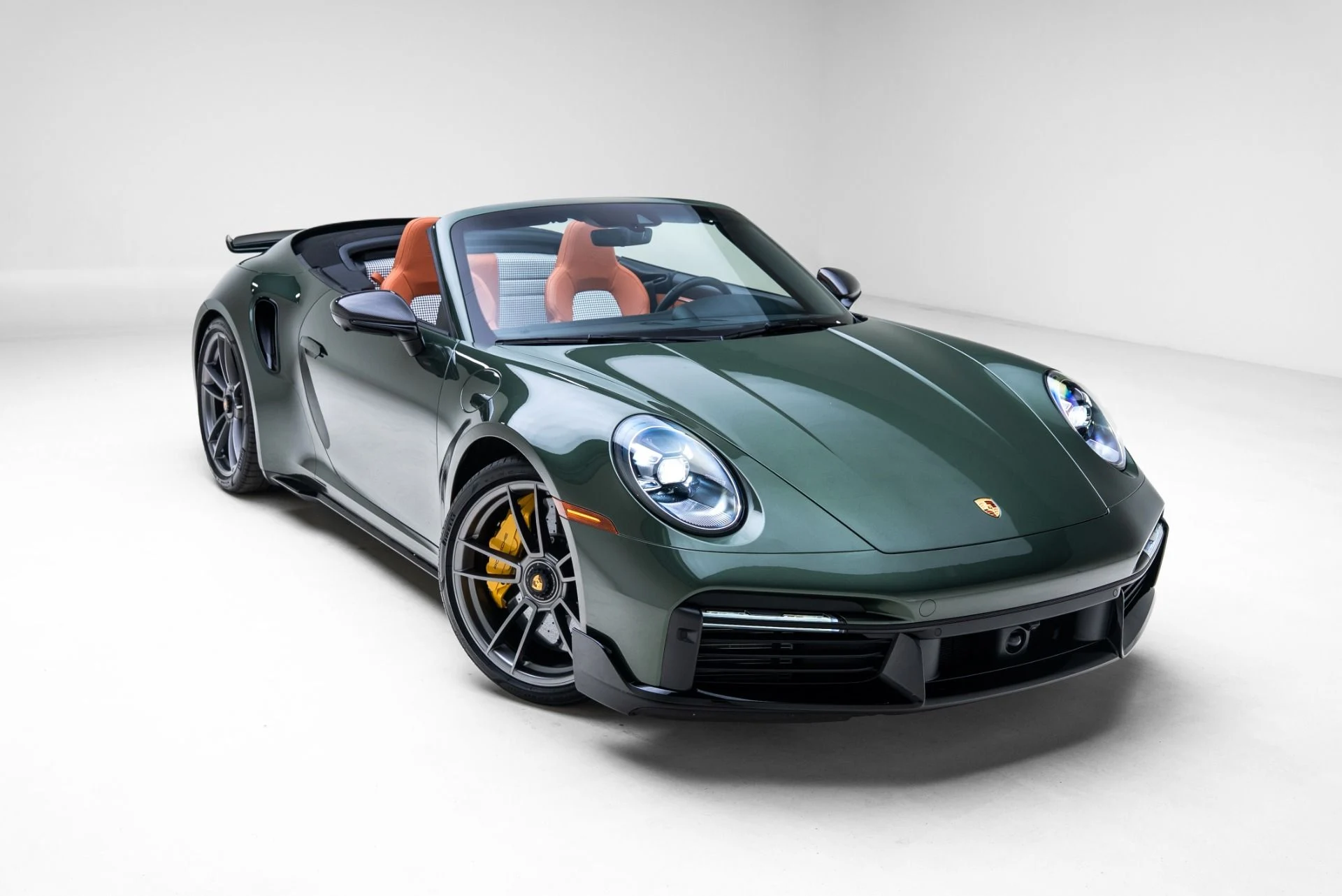 mph022_3770310519_Used_2024_Porsche_911_Turbo_S_Cab_1775066595_9feb3854ba