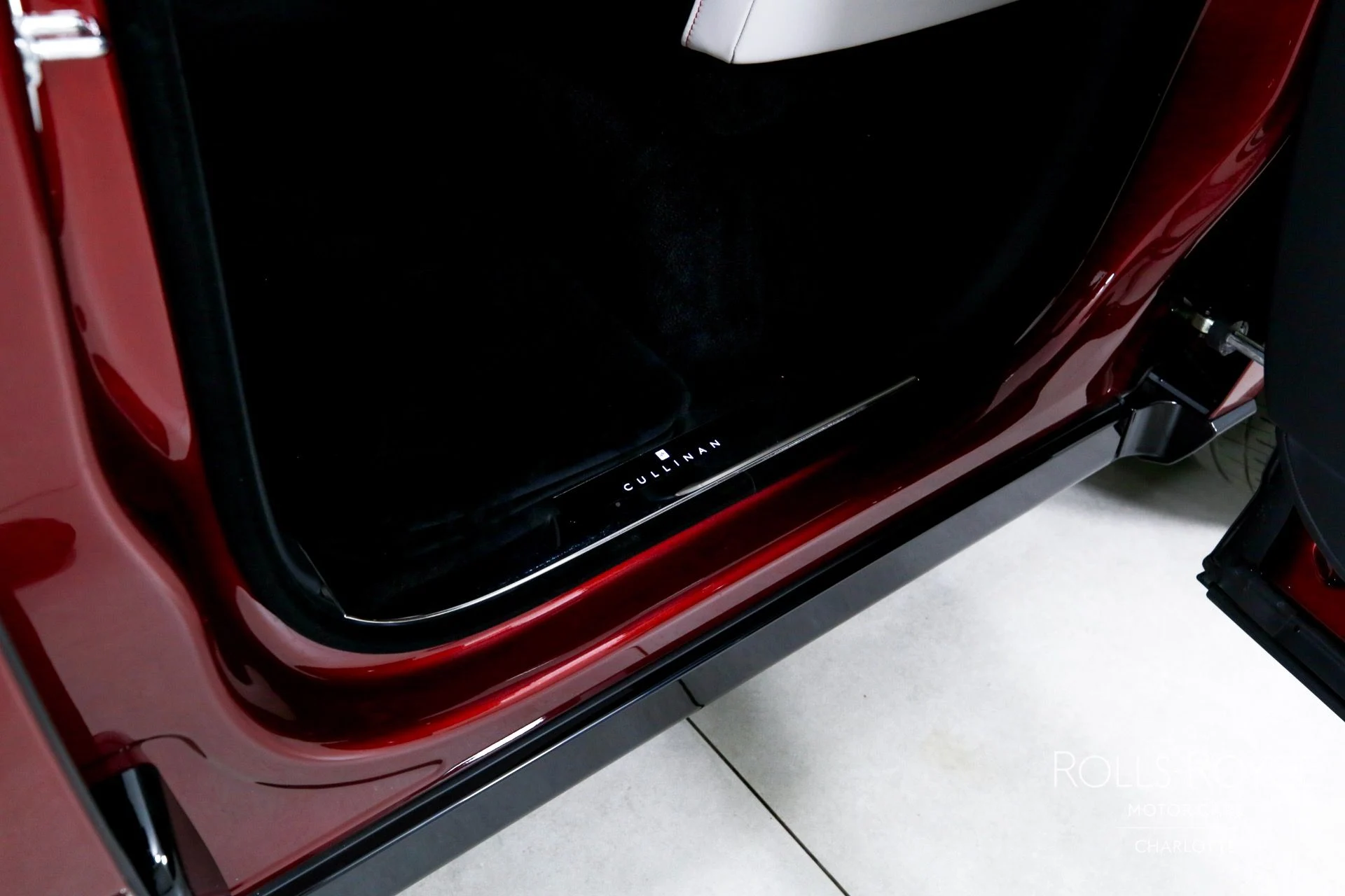 mph022_3782281562_Used_2025_Rolls_Royce_Cullinan_1757533758_895795ea17