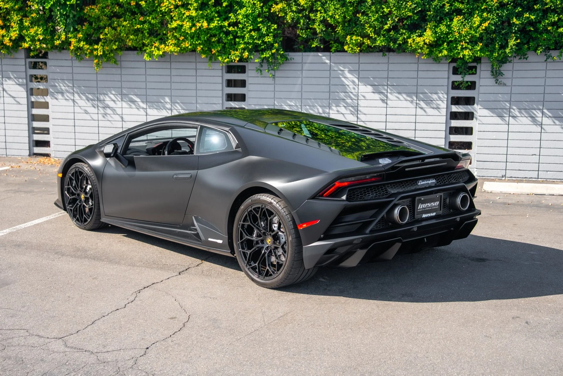 mph022_3784947242_Used_2022_Lamborghini_Huracan_EVO_1762801553_2ecaab5e3f