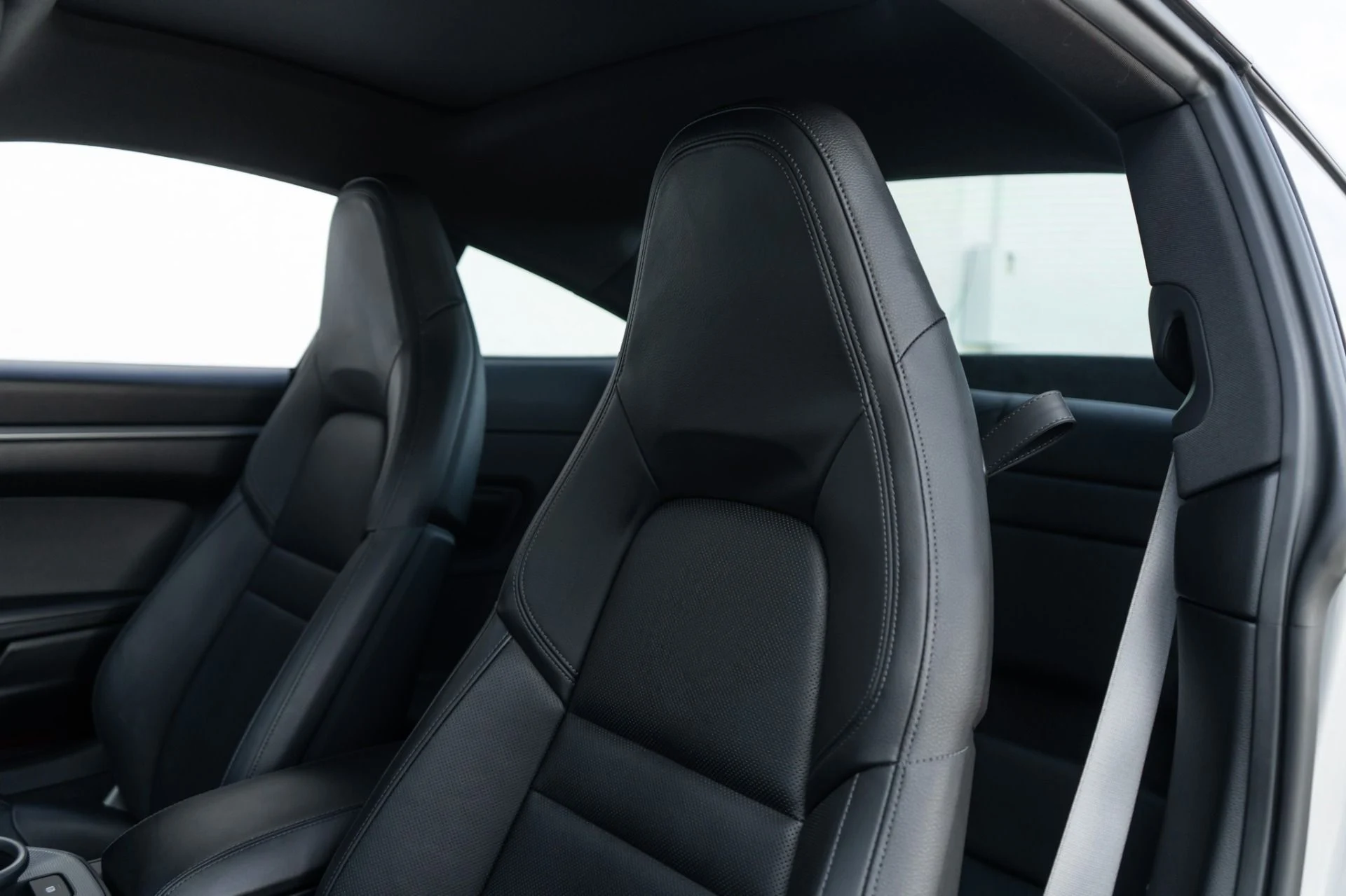 mph022_3786030497_Used_2021_Porsche_911_Carrera_1774908148_ebe05e0370