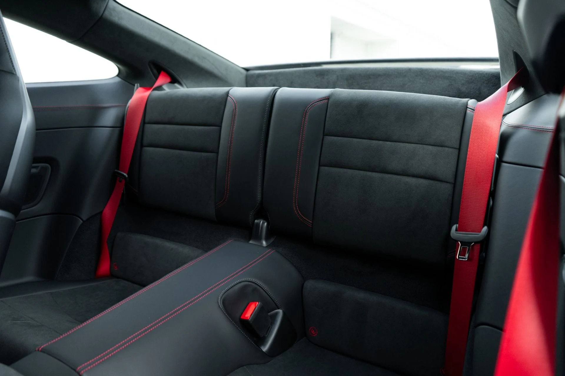 mph022_3787591892_Used_2025_Porsche_911_Carrera_4_GTS_1766512574_4c7b98e20e