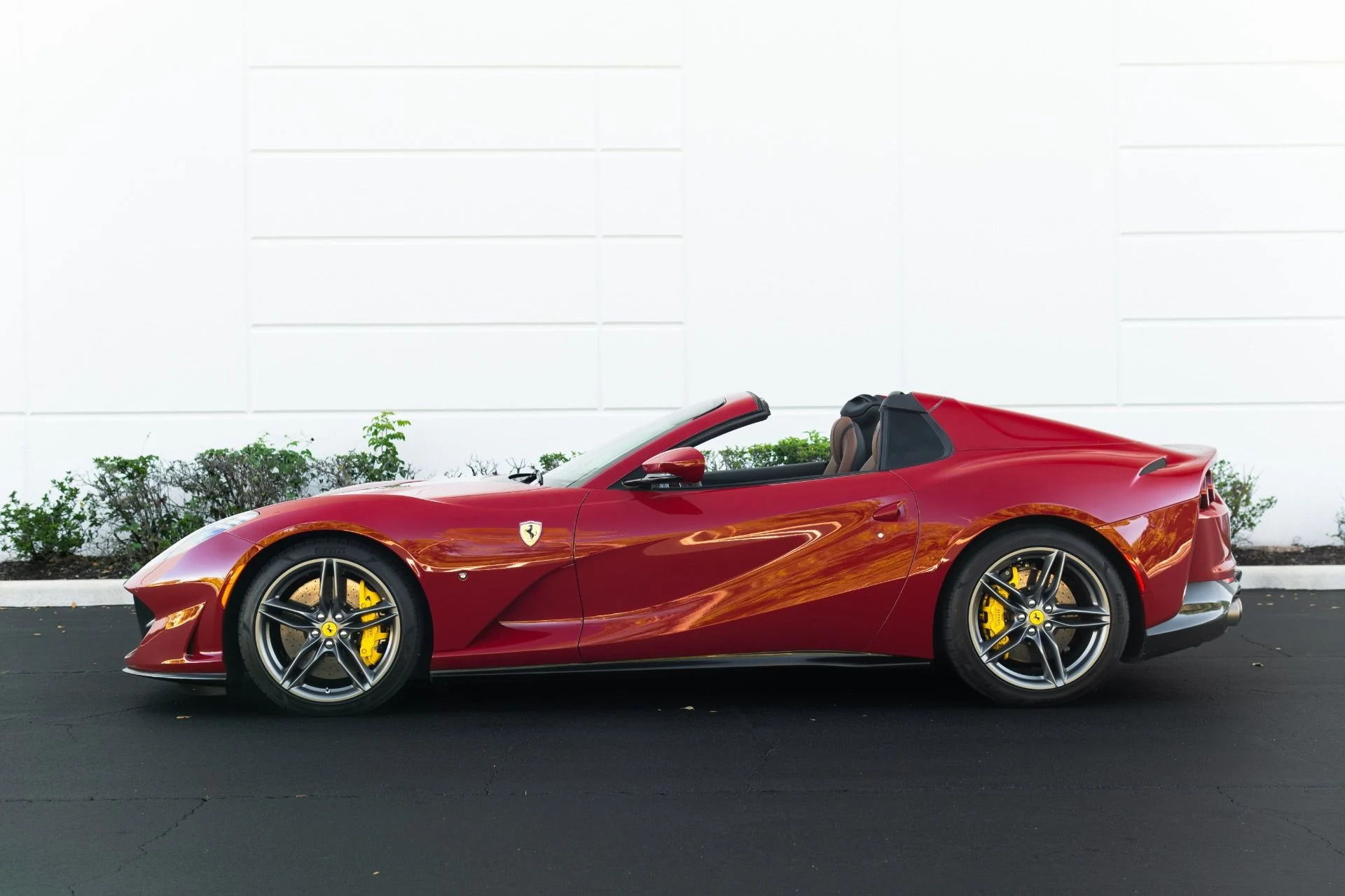 mph022_3792169226_Used_2023_Ferrari_812_GTS_1767886631_f986bb524a