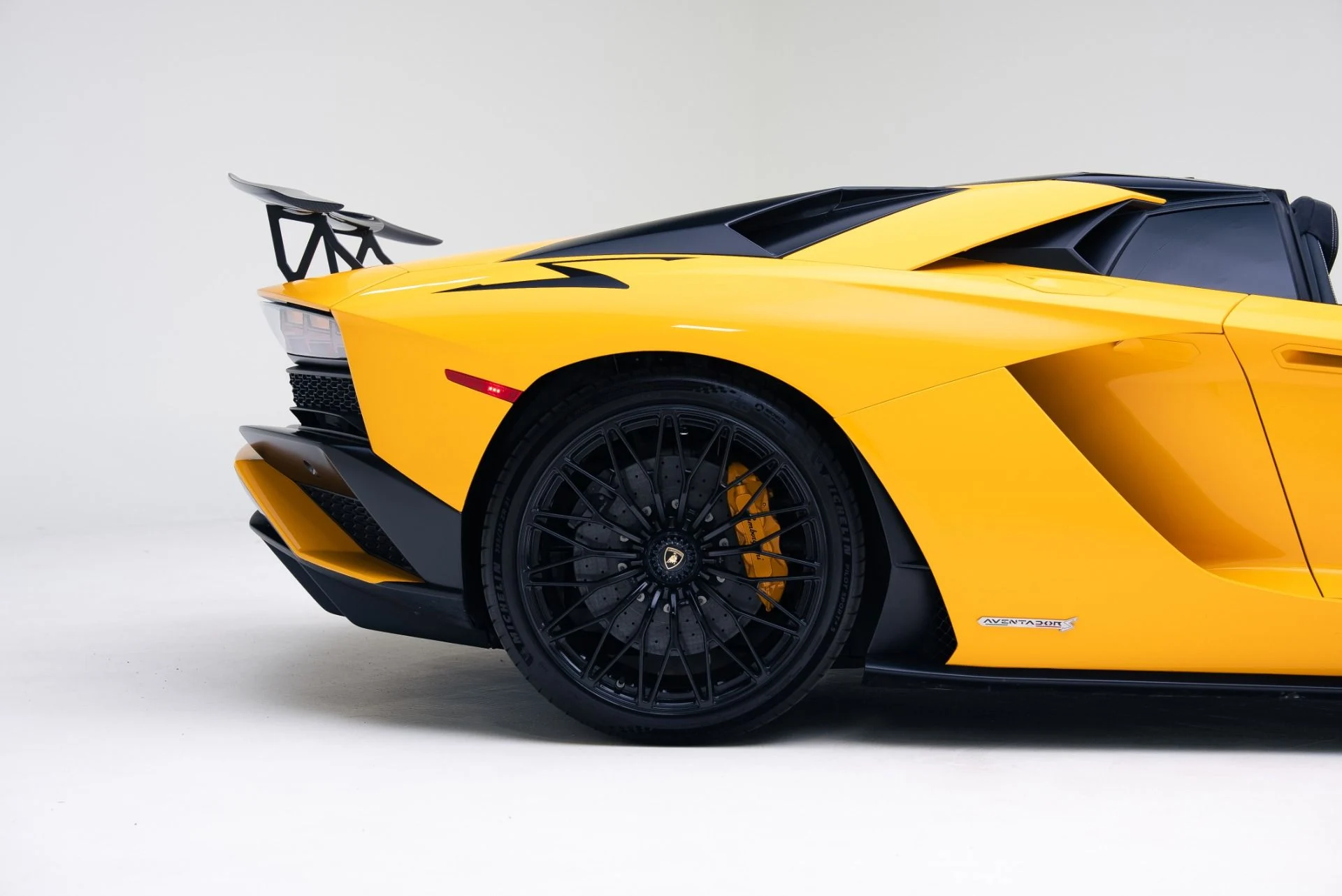 mph022_379562756_Used_2018_Lamborghini_Aventador_Roadster_LP_740_4_S_1767990844_3b9c6a4c7b