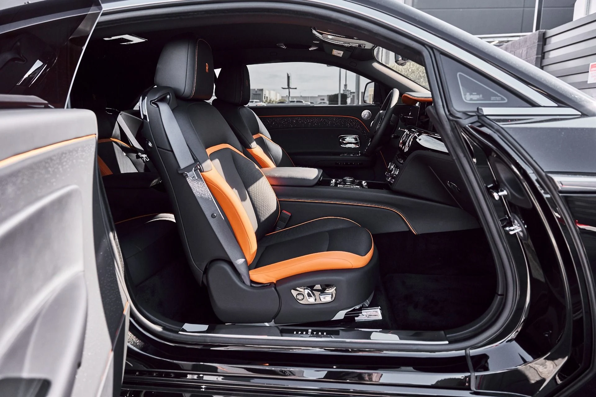 mph022_3795936397_Used_2025_Rolls_Royce_Spectre_Base_1775246504_64e78e503b