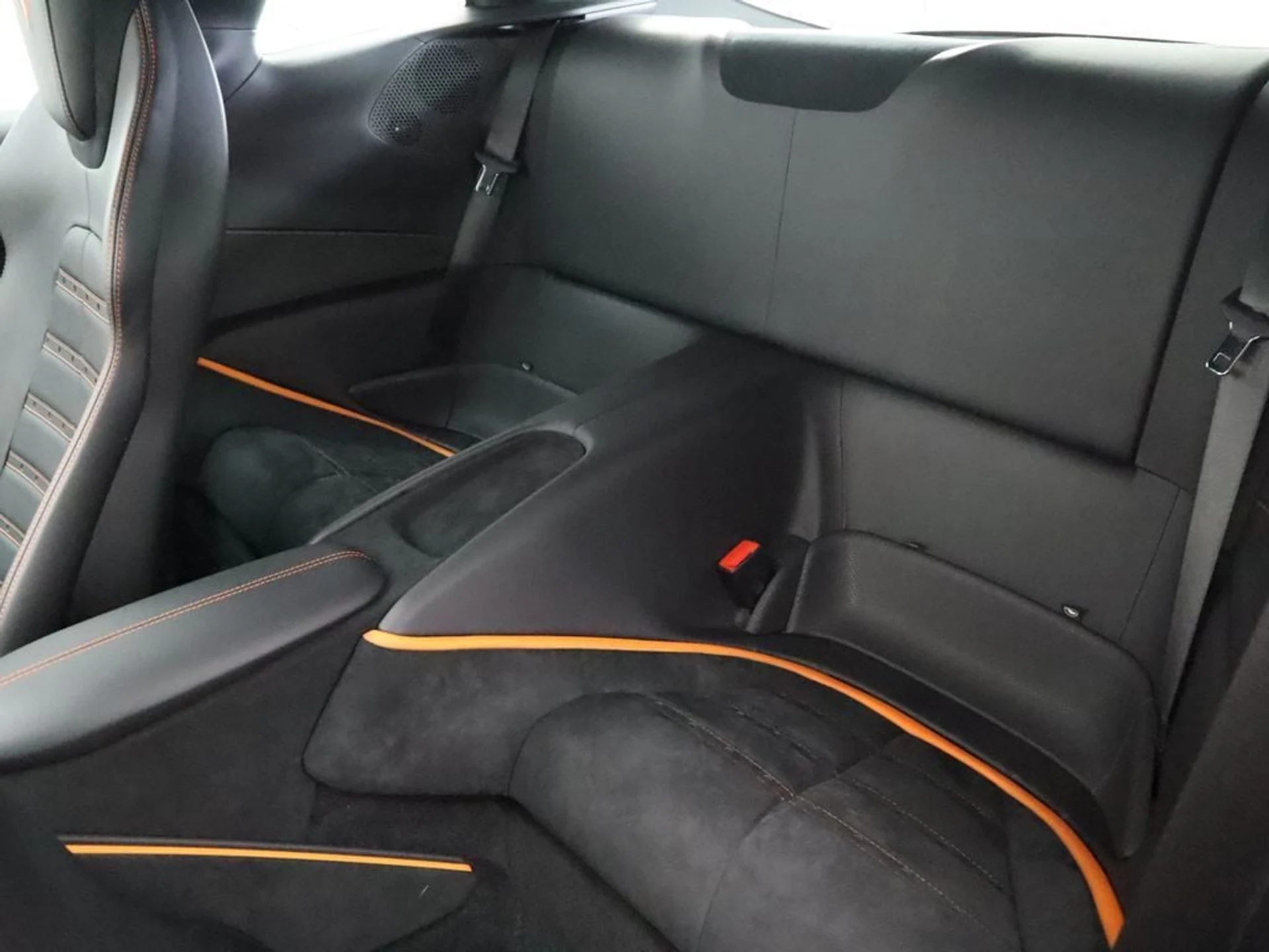 mph022_3796556268_used_2021_ferrari_roma_coupe_8119_22981330_23_1024_0c1e52f38a