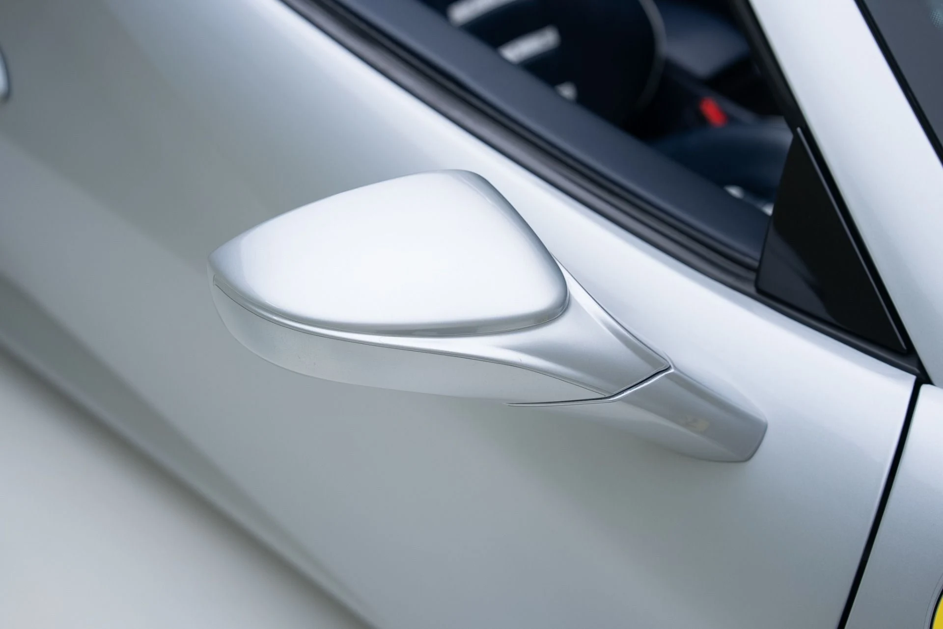 mph022_3800538366_Used_2017_Ferrari_488_Spider_1762375405_15c6075370