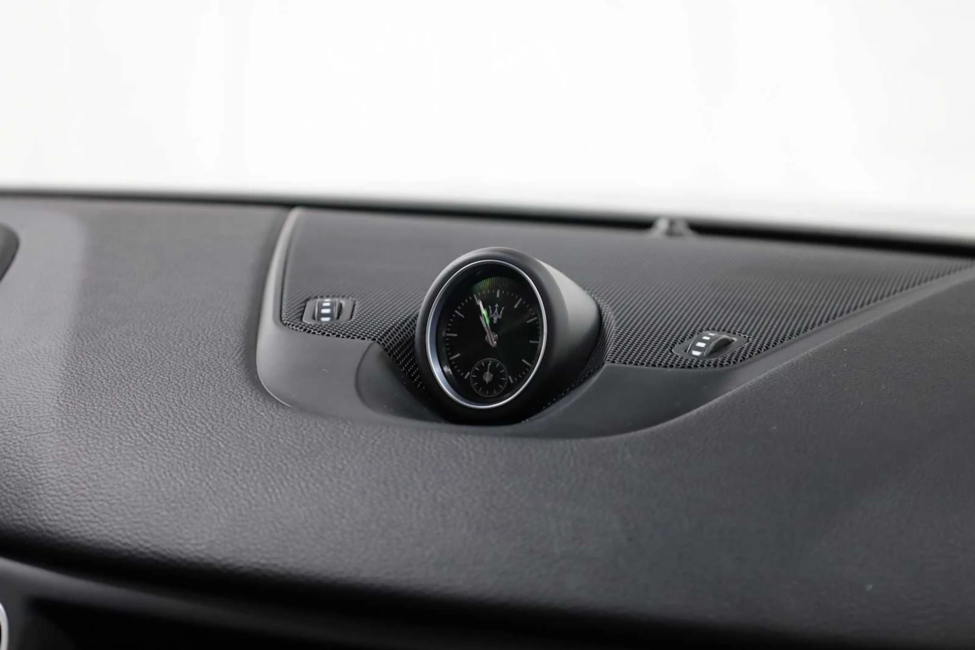 mph022_3801255059_94004f5d0dd801009c139e9b2bb73da0_f6912c2595