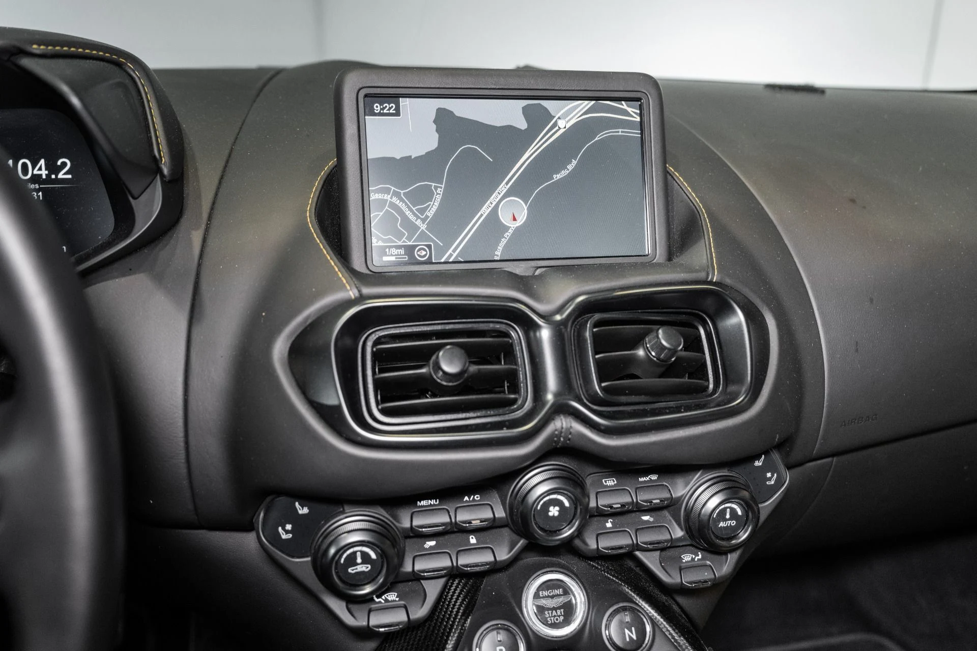 mph022_38055992_Used_2019_Aston_Martin_Vantage_1765989078_182294eb8e