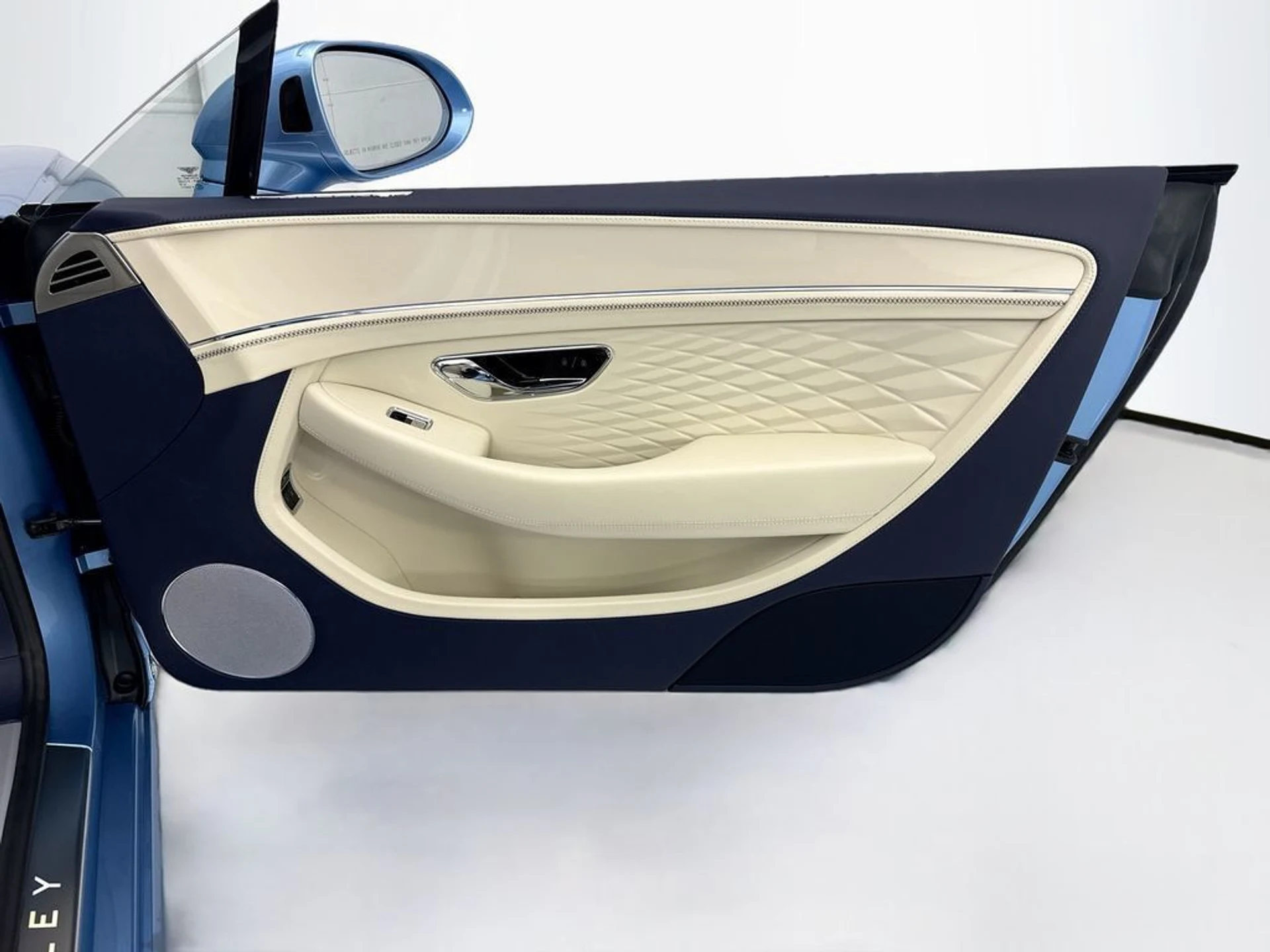 mph022_3810265215_new_2026_bentley_continental_gtc_8119_22995387_23_1024_5f49f0611c