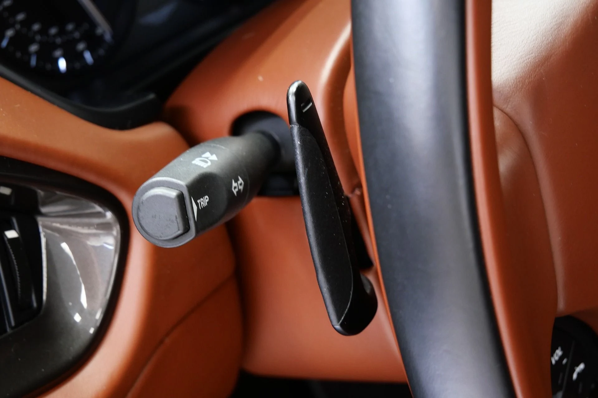 mph022_3819687886_Used_2014_Aston_Martin_Vanquish_Hourglass_Quilting_Beautiful_Color_V12_Power_1770409354_5feb27c371