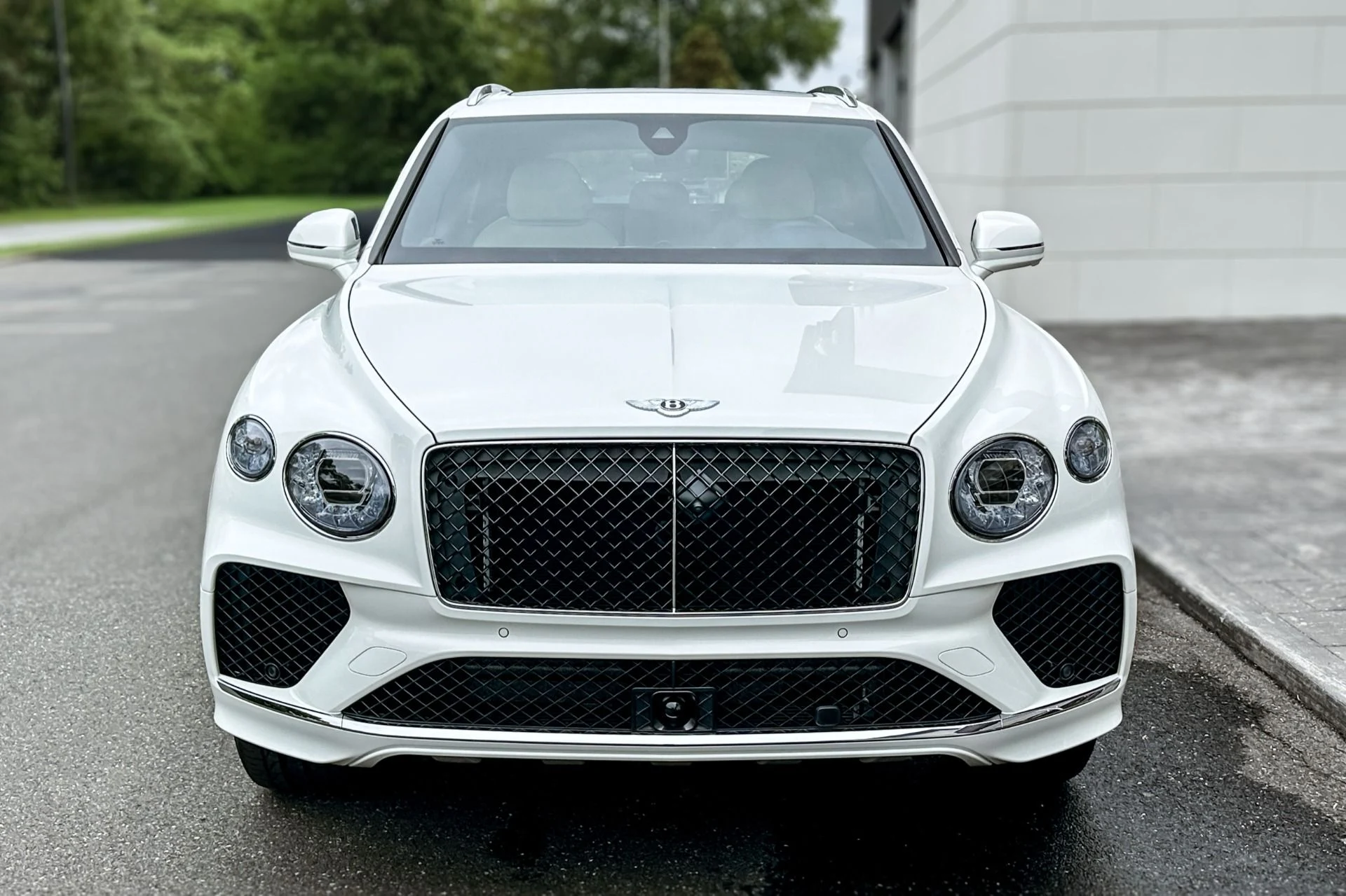 mph022_382327612_New_2026_Bentley_Bentayga_V8_1784720137_f3ad472318