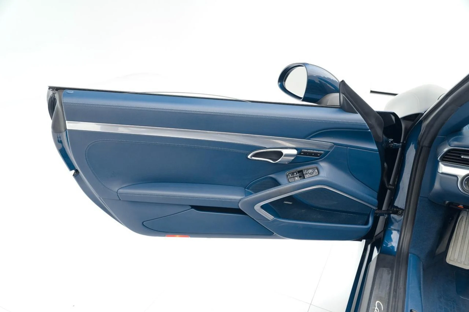 mph022_3826862206_739e94e6a8e5d048935595b4f1b0b8b2_3354dc9358