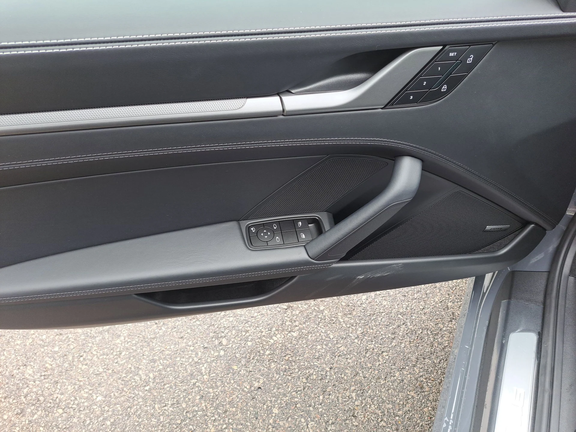 mph022_3828506093_44aea9b0855932200a84c2d777e95f65x_7b667b8c81