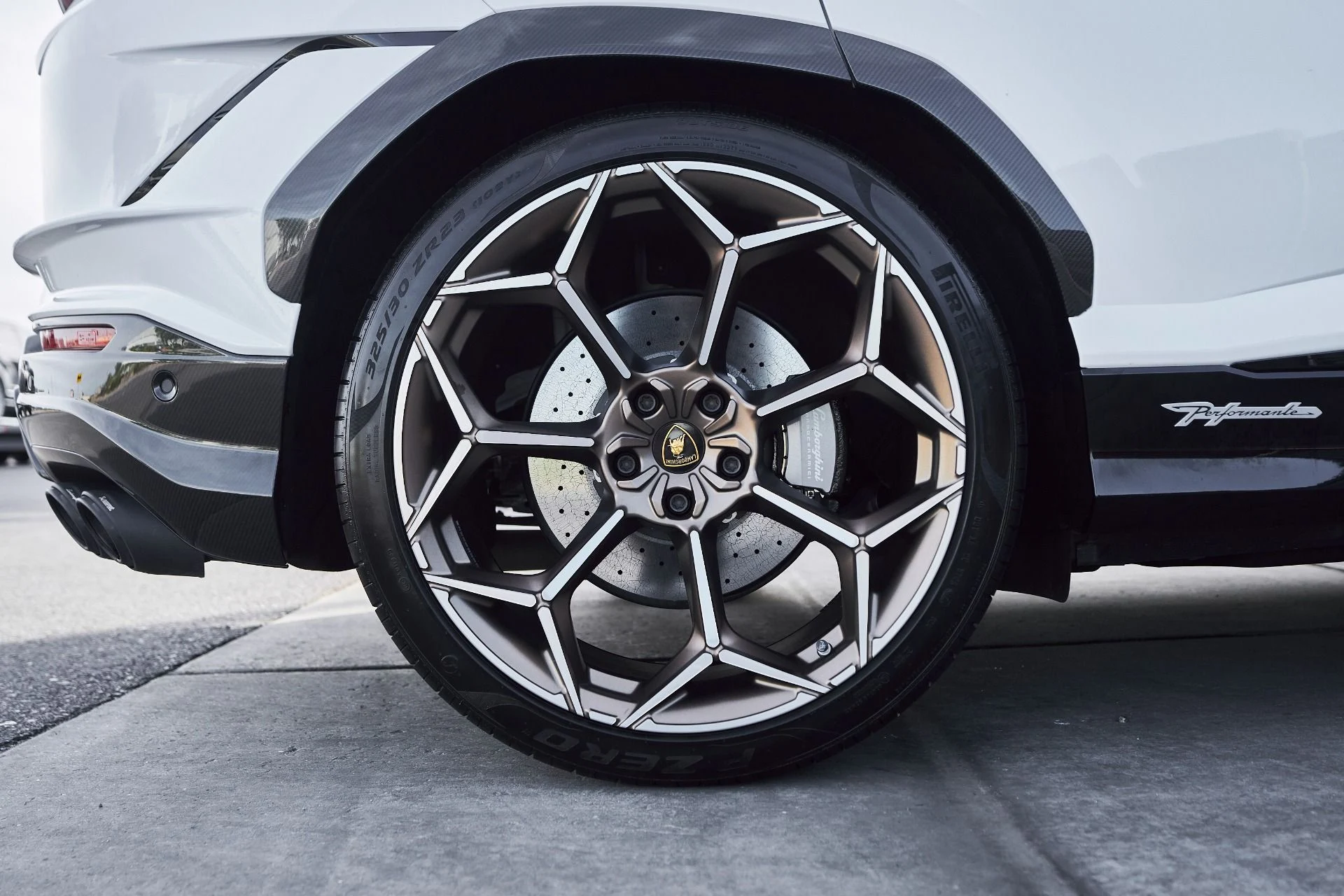 mph022_3829155886_Used_2024_Lamborghini_Urus_Performante_1764730690_6ab094253d